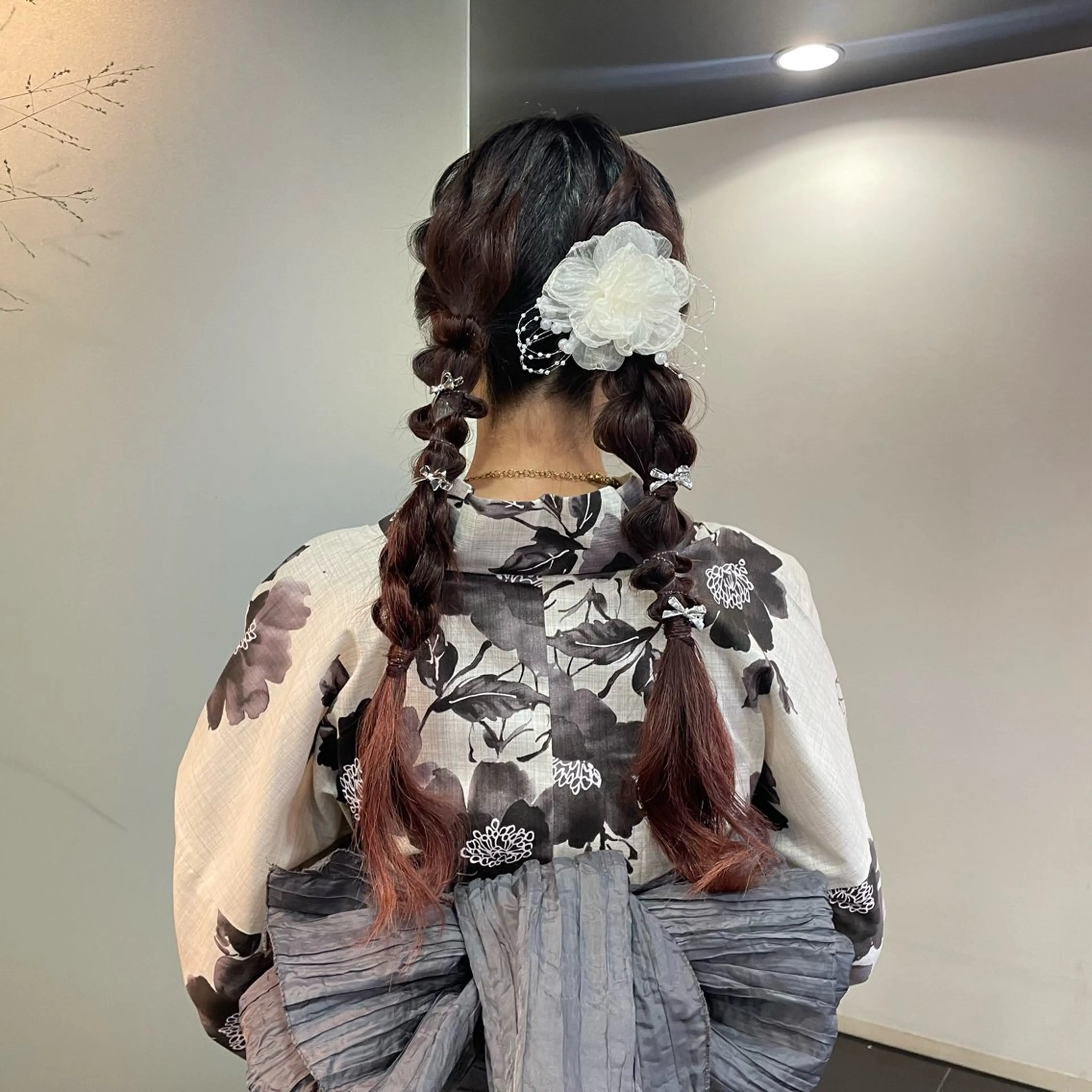 ロング ヘアアレンジ 浴衣 垢抜け小顔レイヤー オリーブ/スミレのヘアスタイル