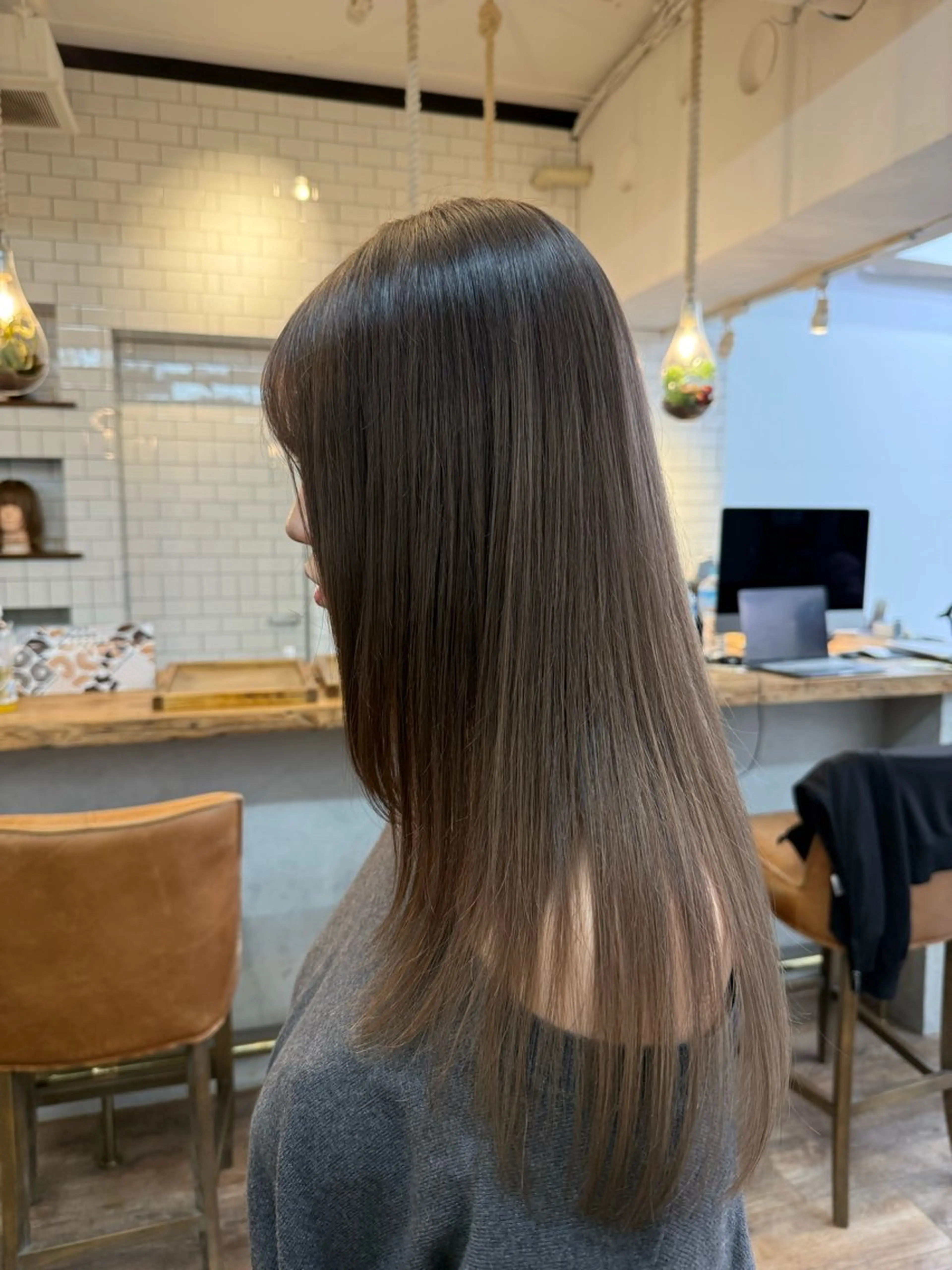 セミロング カラー A M Iのヘアスタイル