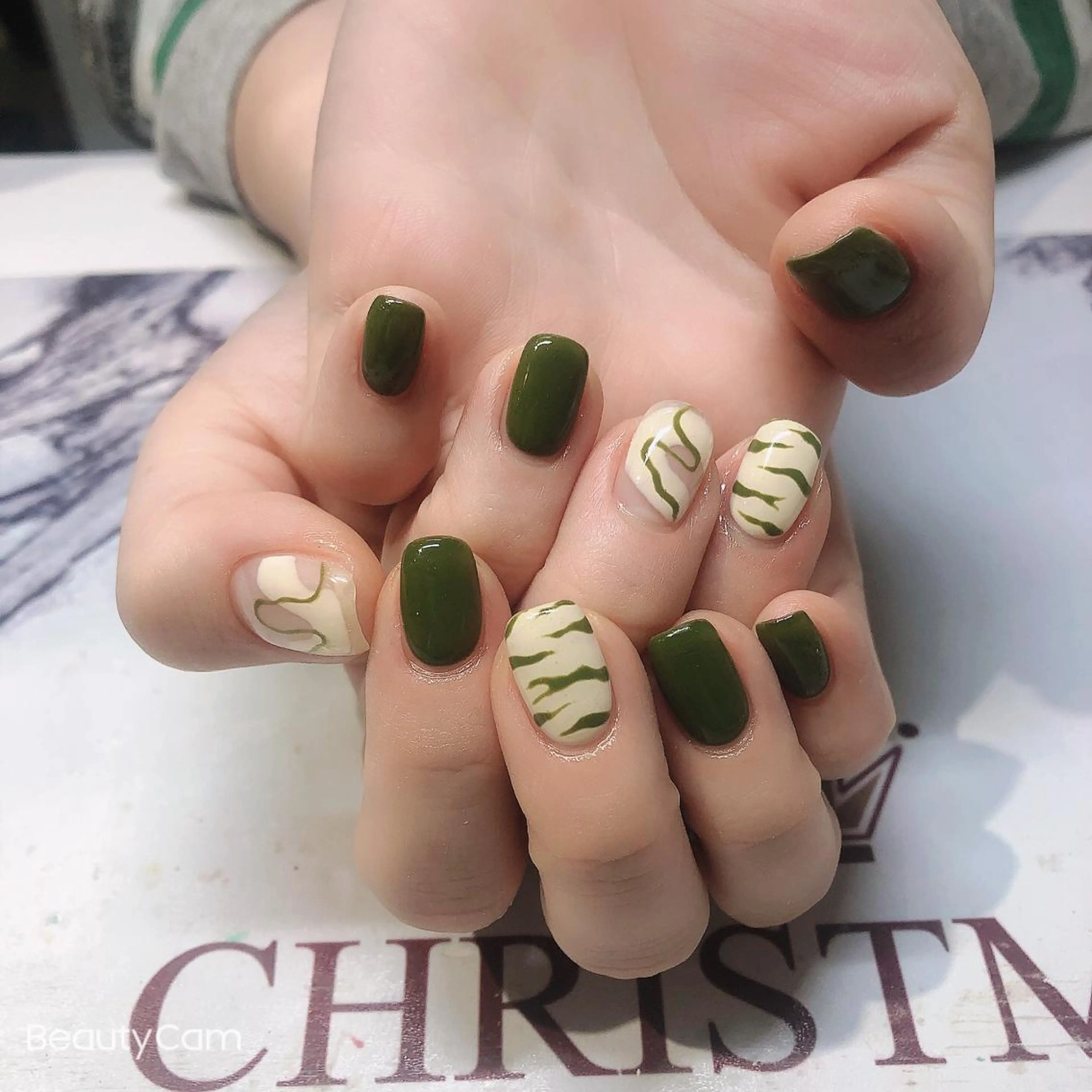 ネイル ハンドネイル ガレンドウ 白澤 愛子のネイルデザイン