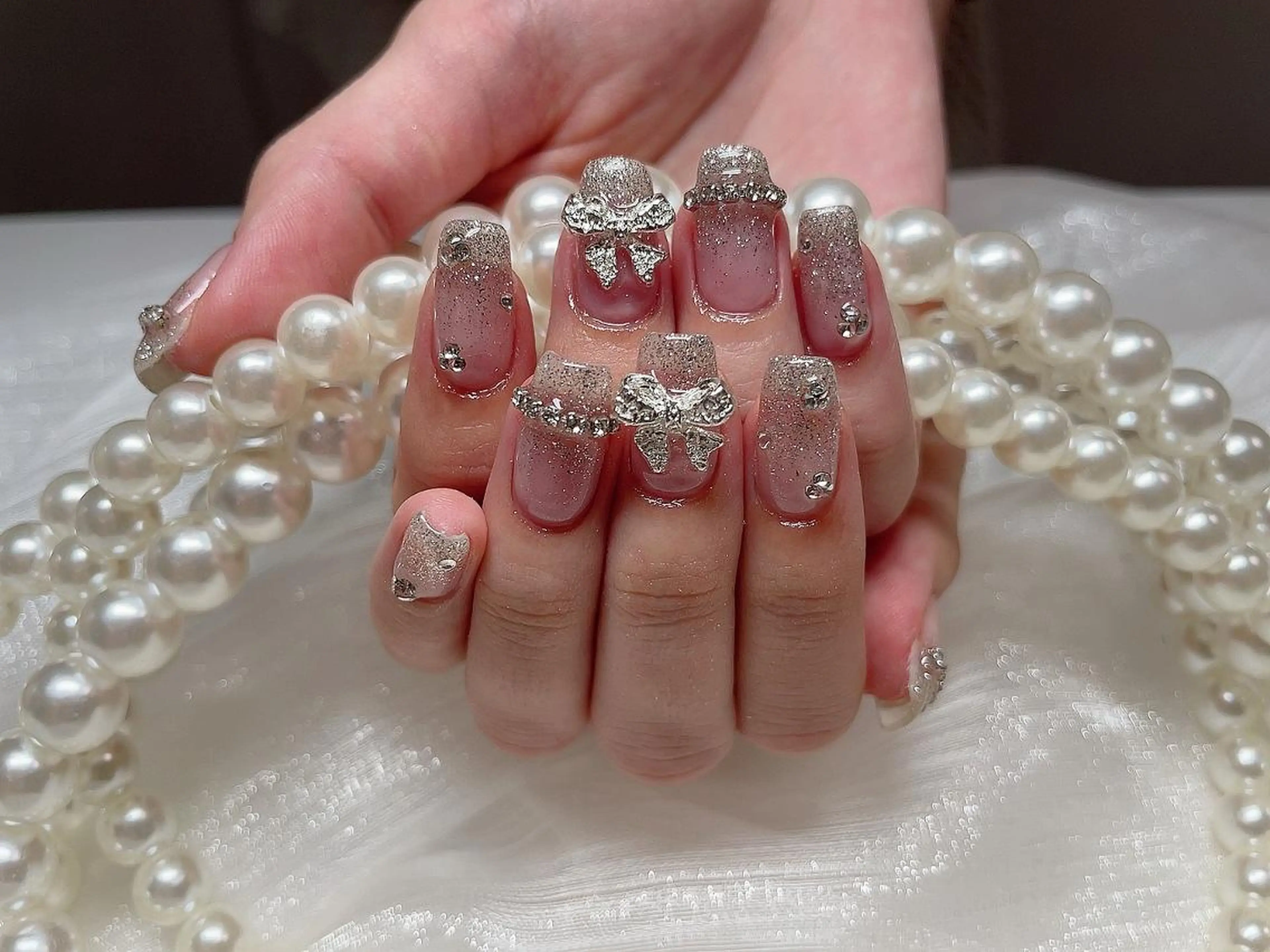 ネイル キラキラネイル ハンドネイル ハンドケア Lucky nail salonのネイルデザイン