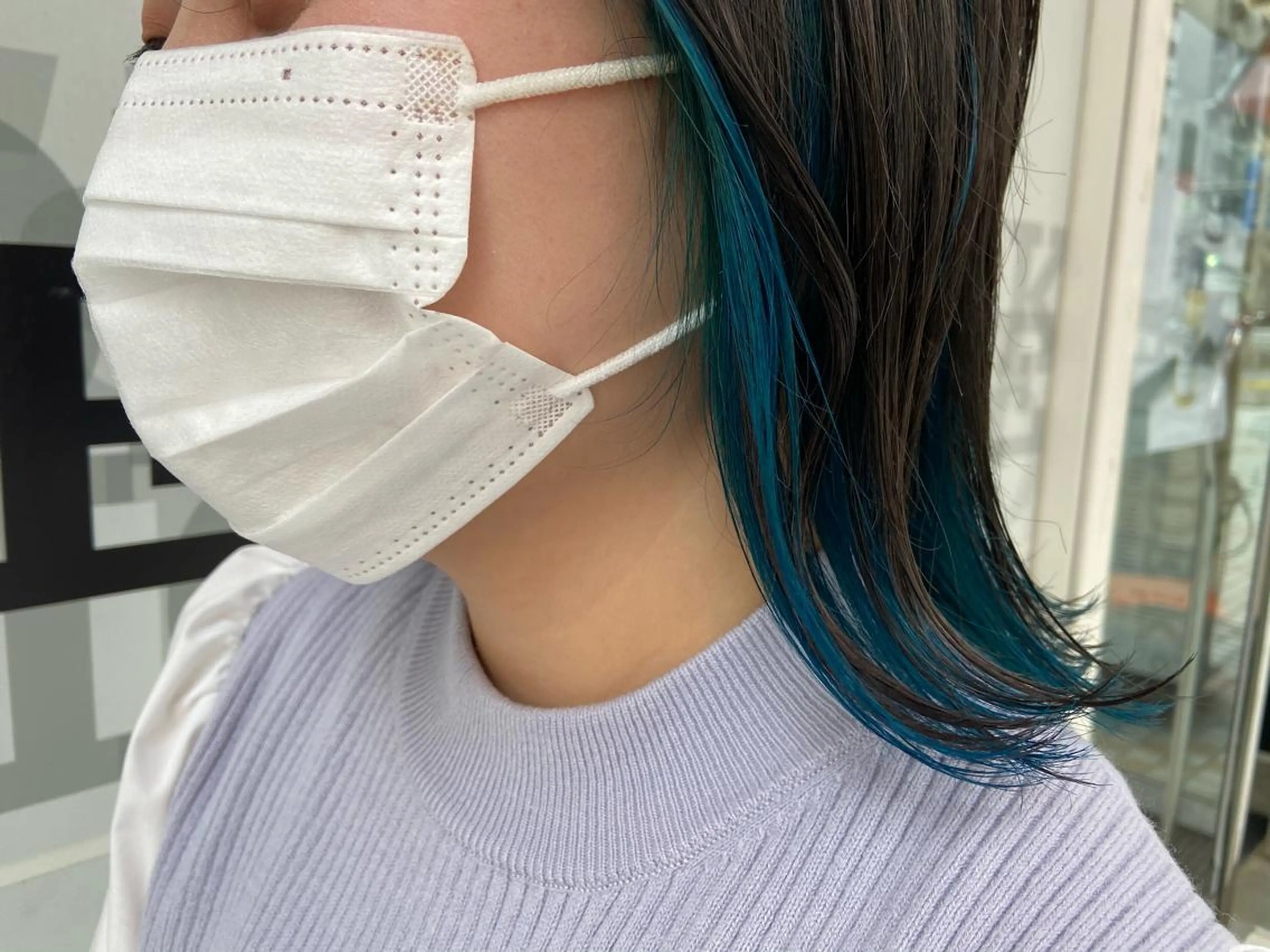 ミディアム カラー ブルーカラー インナーカラー カット ヘアカラー Amour なぐらのヘアスタイル