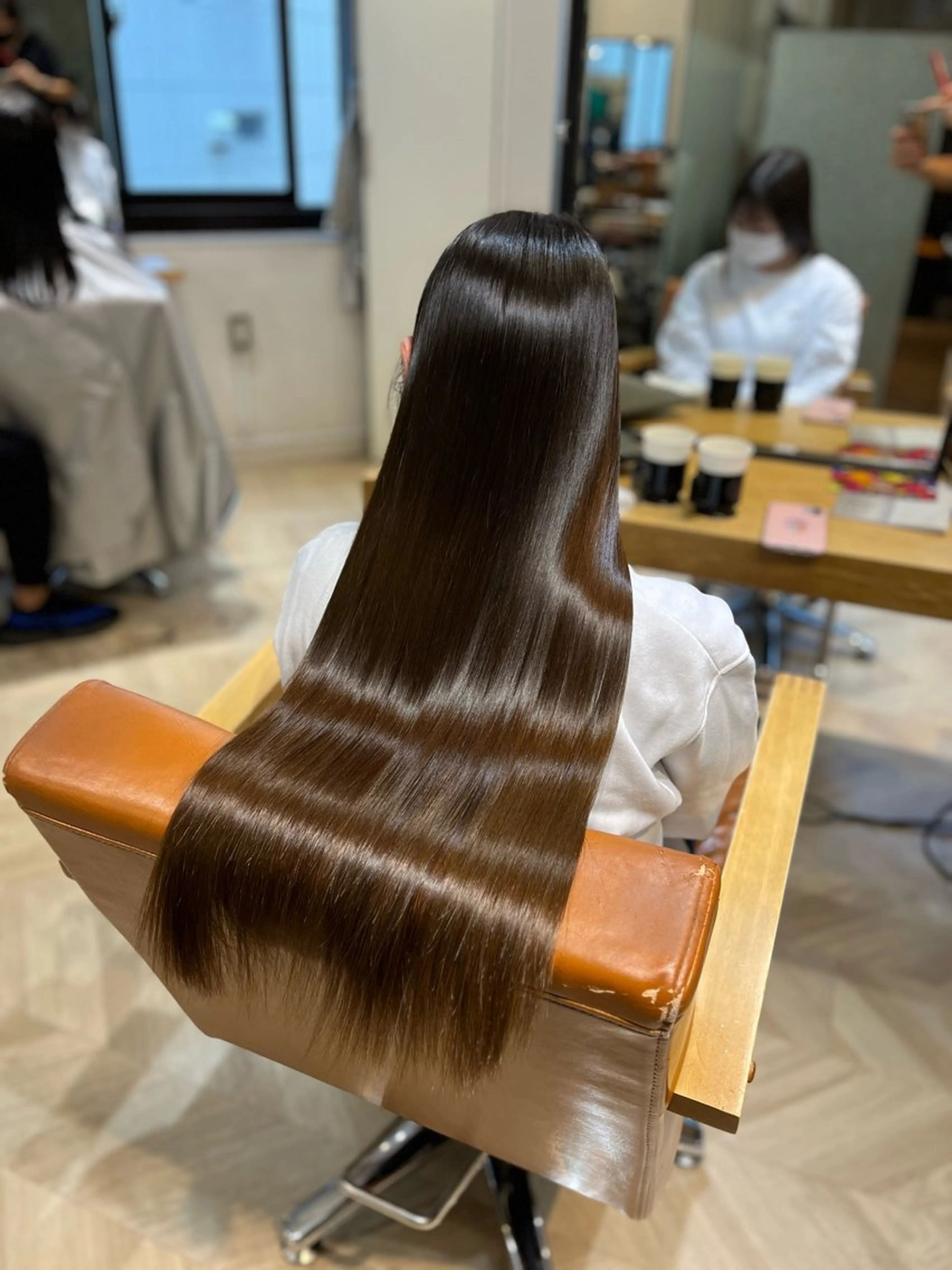 ロング 髪質改善 トリートメント she2新宿所属・✨️極艶髪質改善✖️ クロスパーマ✨のヘアスタイル