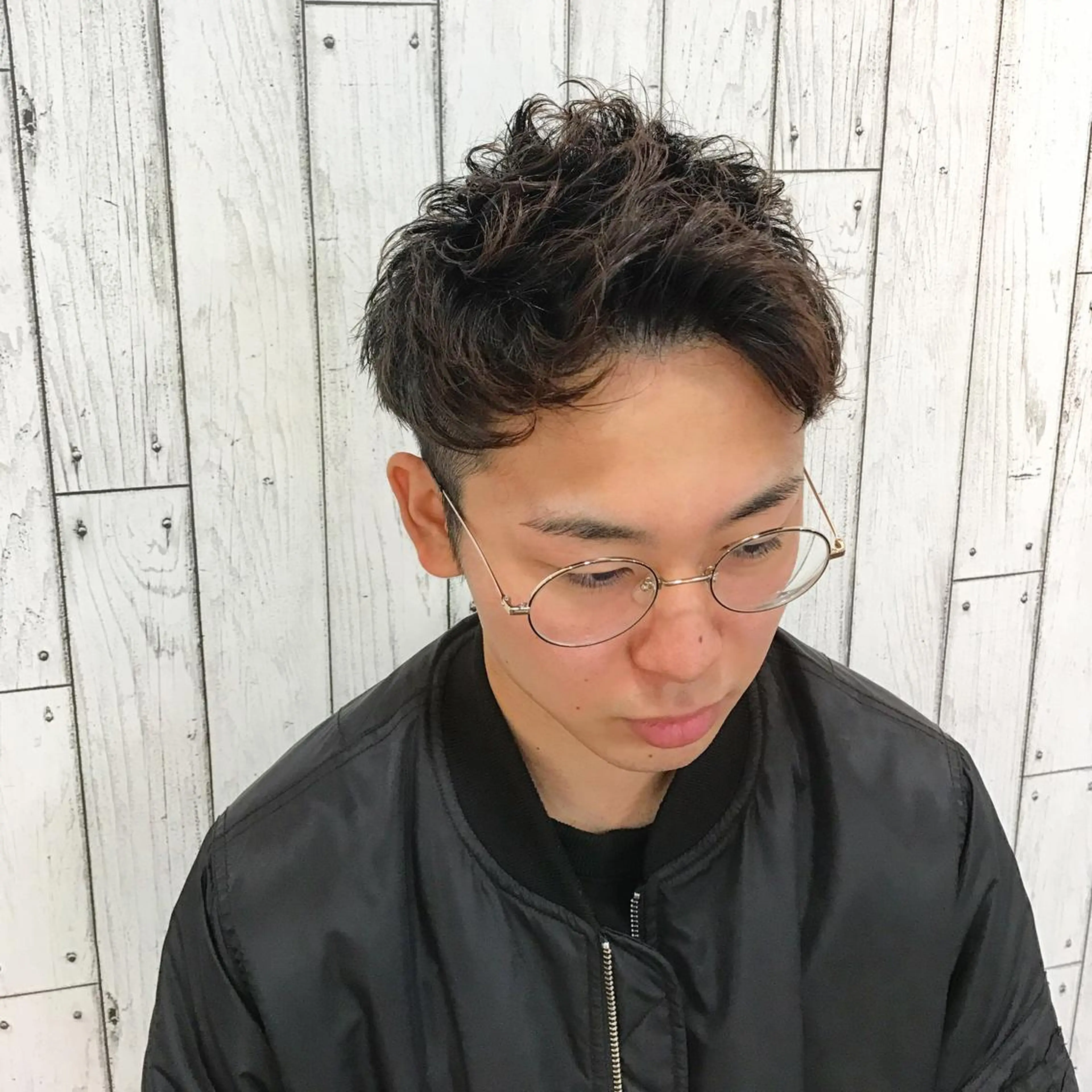 ショート カラー パーマ メンズ メンズパーマ カット パーマ 🟦メンズパーマ🟦 横浜駅｜小上馬淳司のヘアスタイル