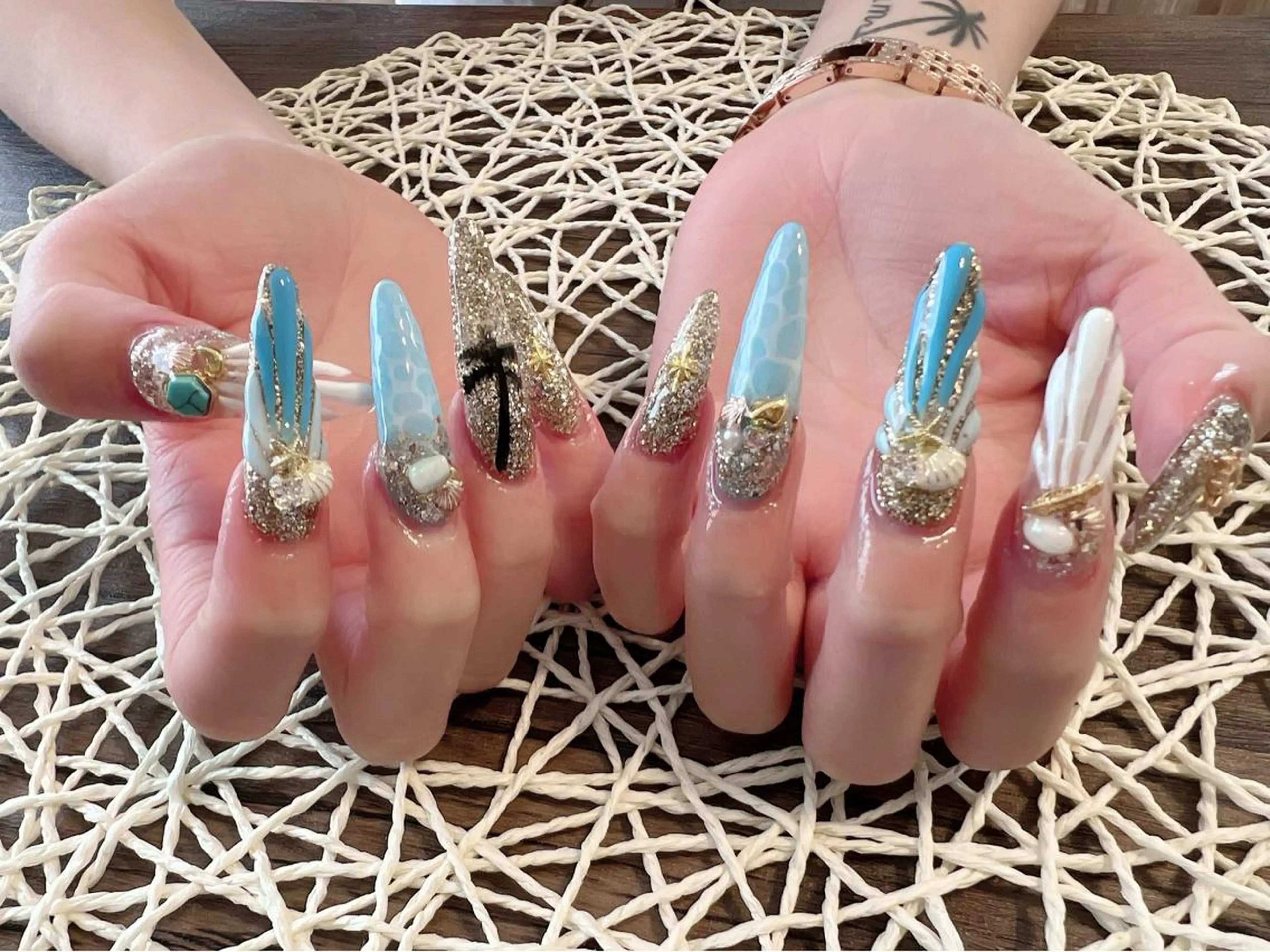 ネイル グリーン ハンドネイル シェヌネイル JURAのネイルデザイン