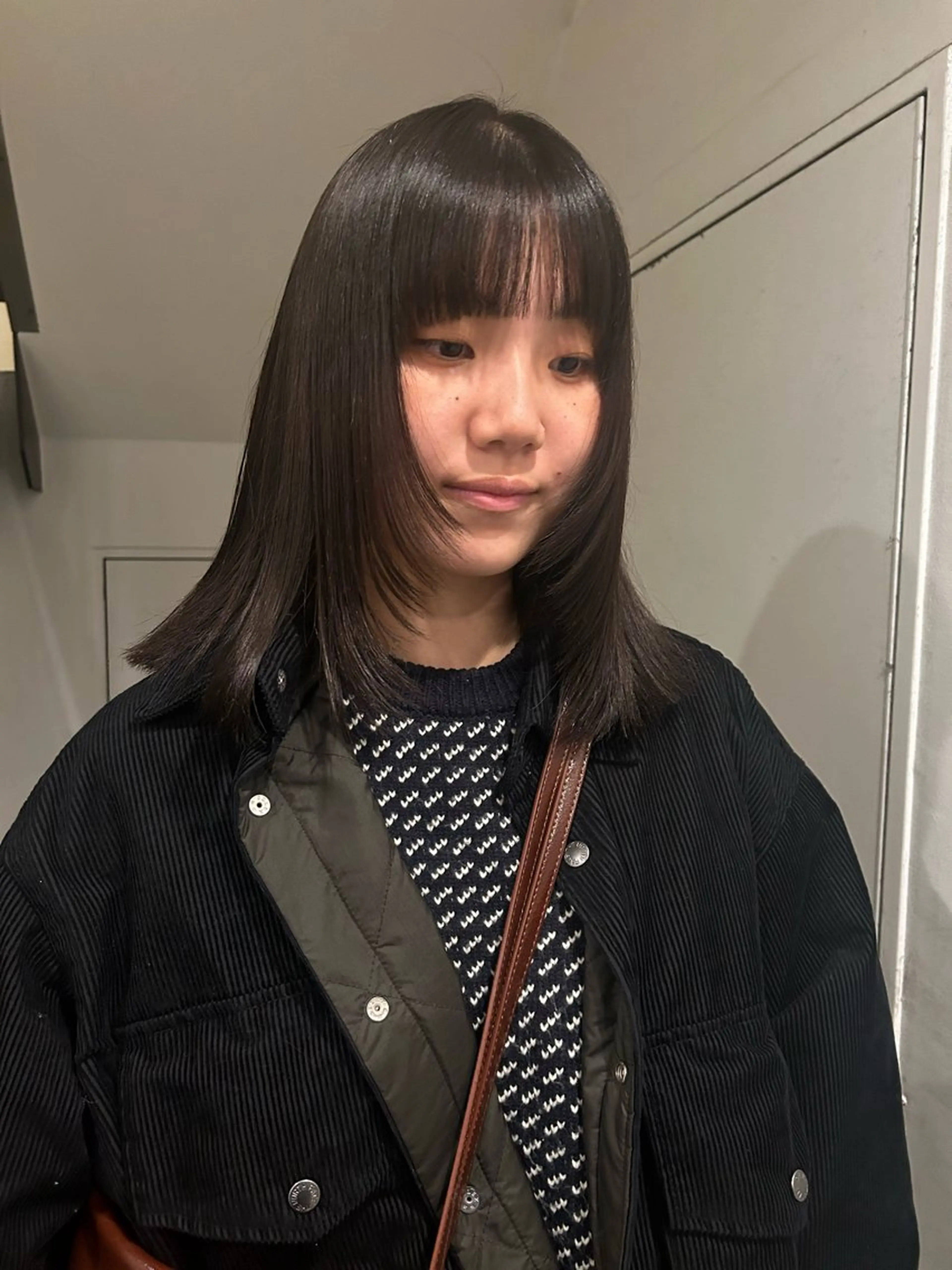 ミディアム hen所属・心斎橋/レイヤー/ ブリーチ/モエのヘアスタイル