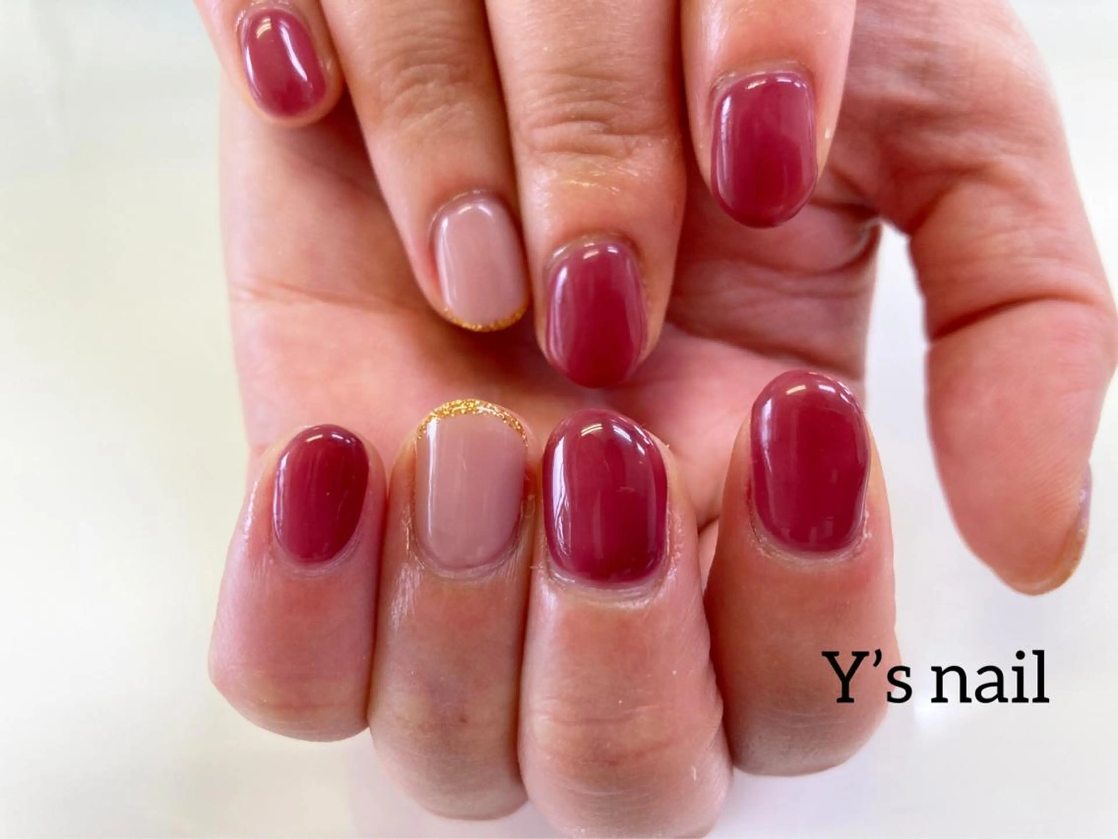 ネイル 持ち込み ピンク 赤色 手書きが得意🖌️ Y’s  nailのネイルデザイン