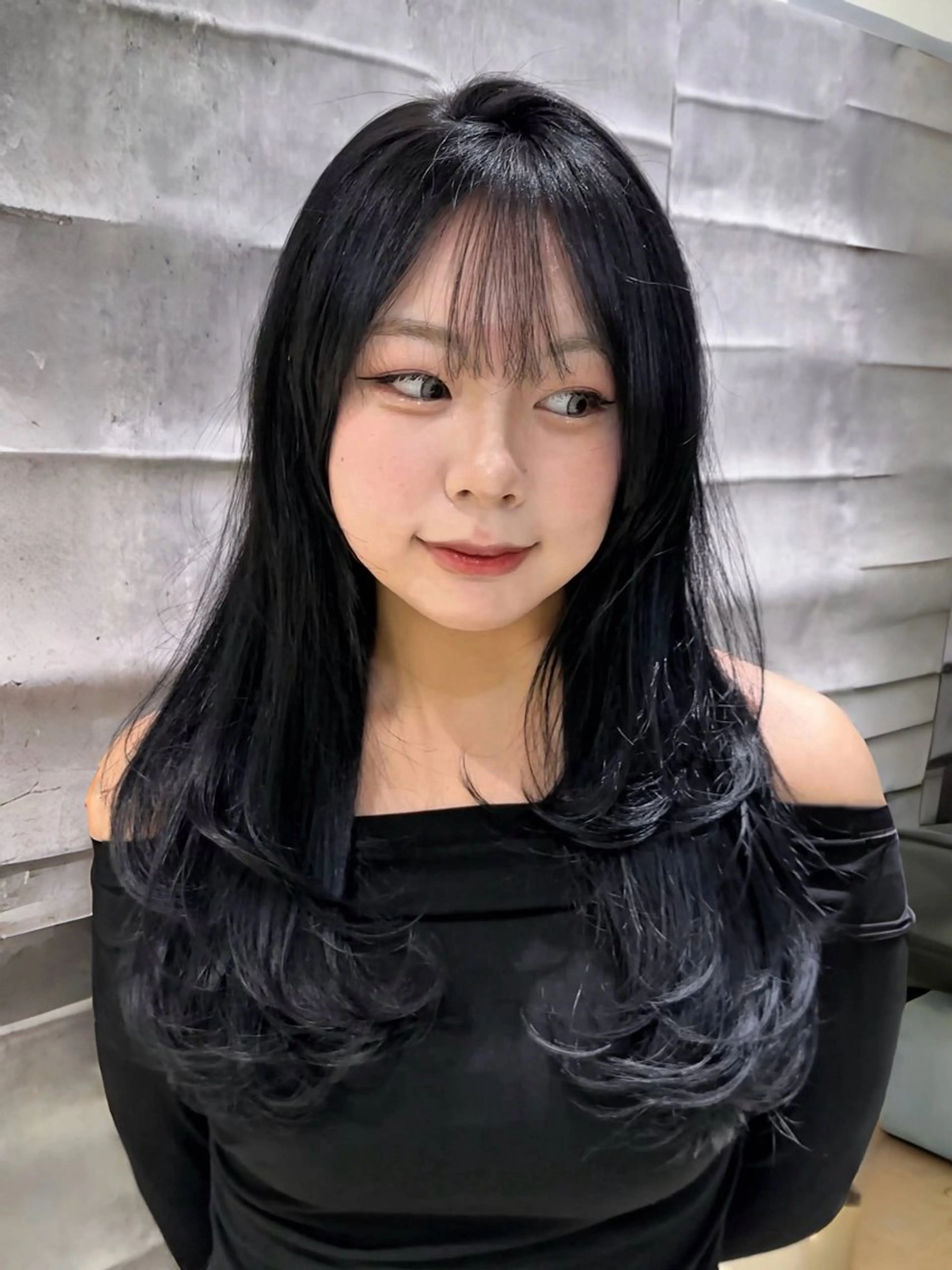 ロング カラー レイヤーカット🪽 𝐼𝐾𝑈𝑀𝐼のヘアスタイル