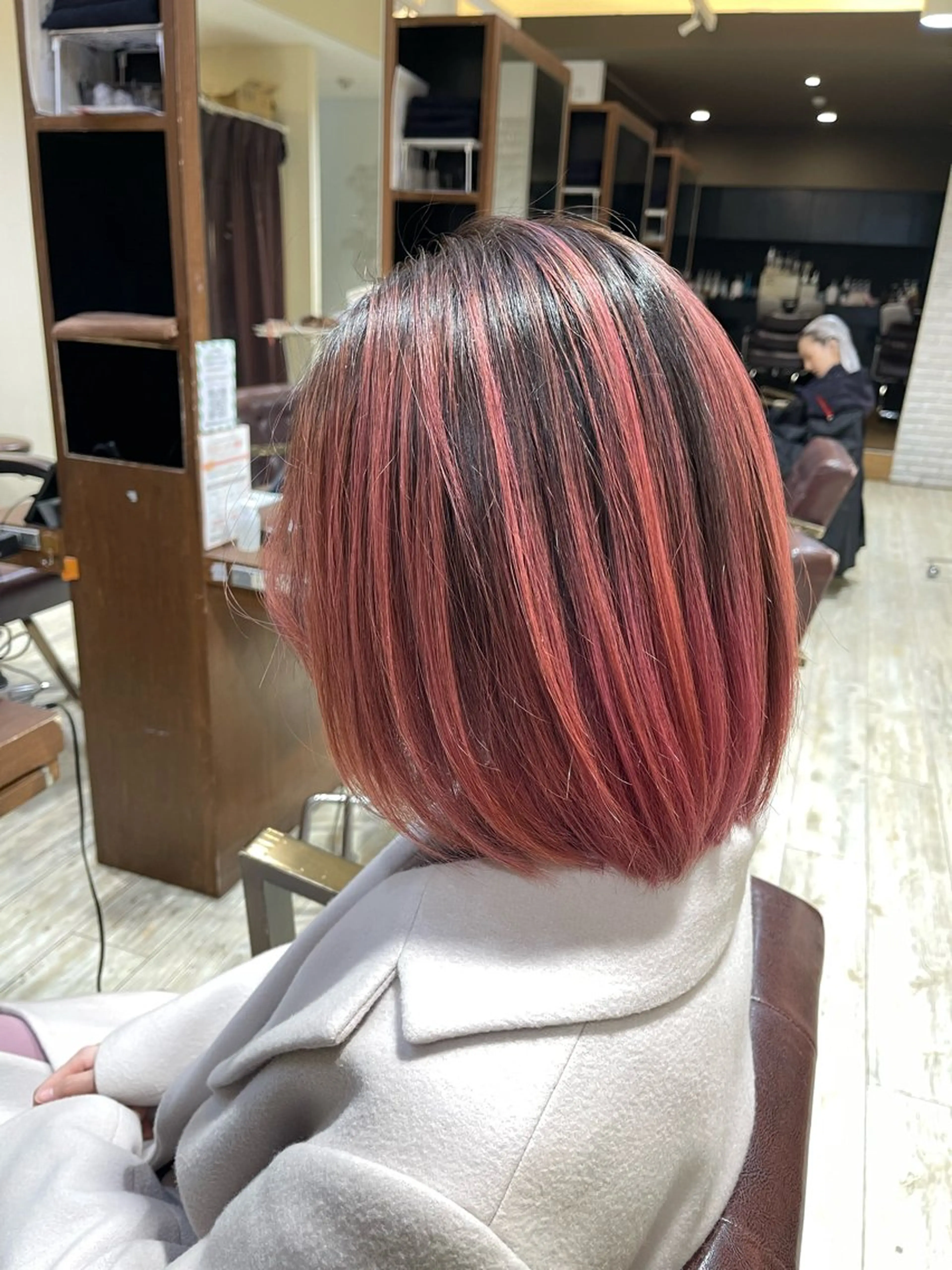 ミディアム カラー カット ヘアカラー トリートメント 海外レイヤー/ レイヤーカット/和田のヘアスタイル