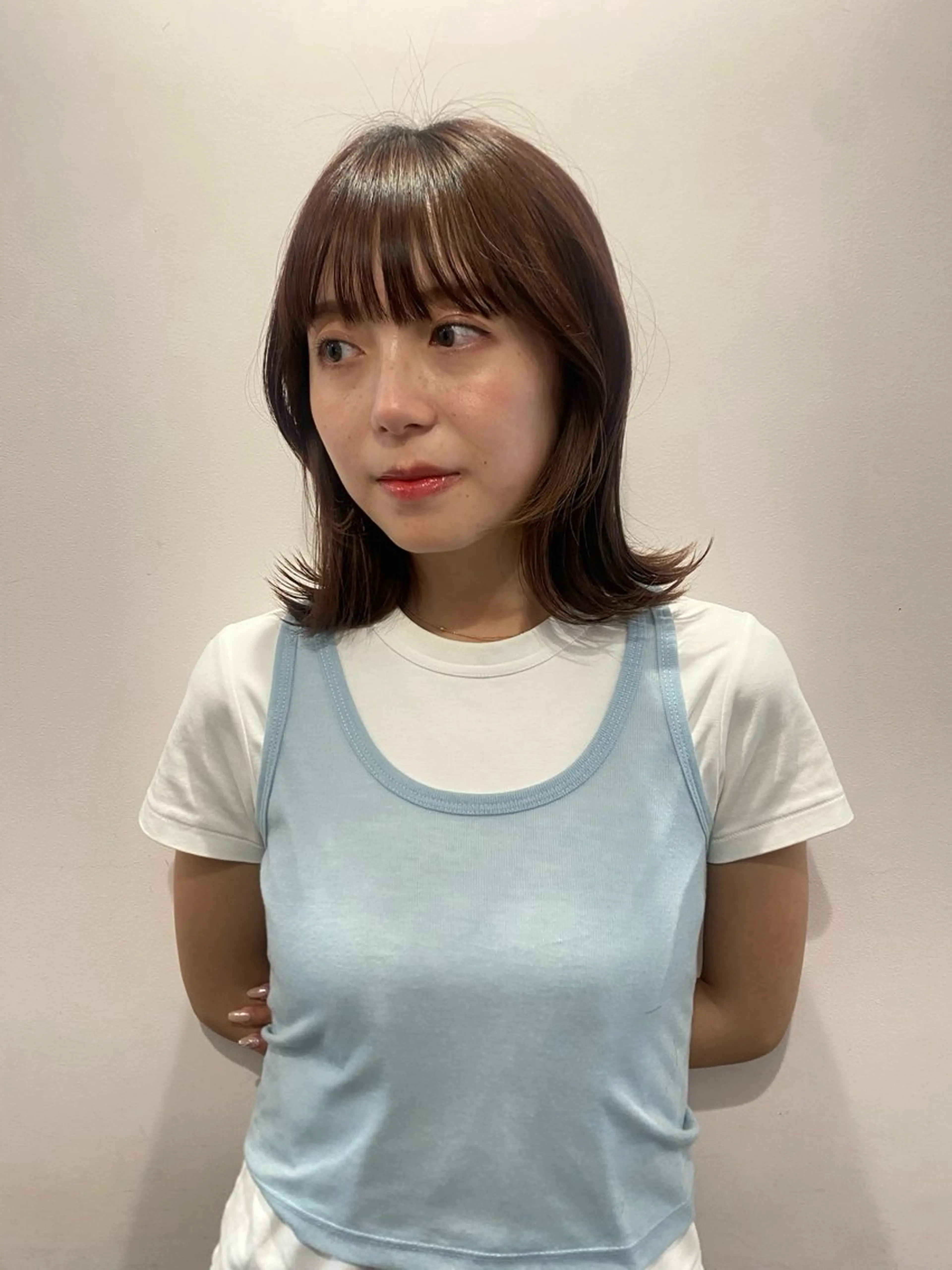 ミディアム カット ヘアカラー トリートメント 暖色カラー/オリーブ /ミニボブ/白柳美空のヘアスタイル