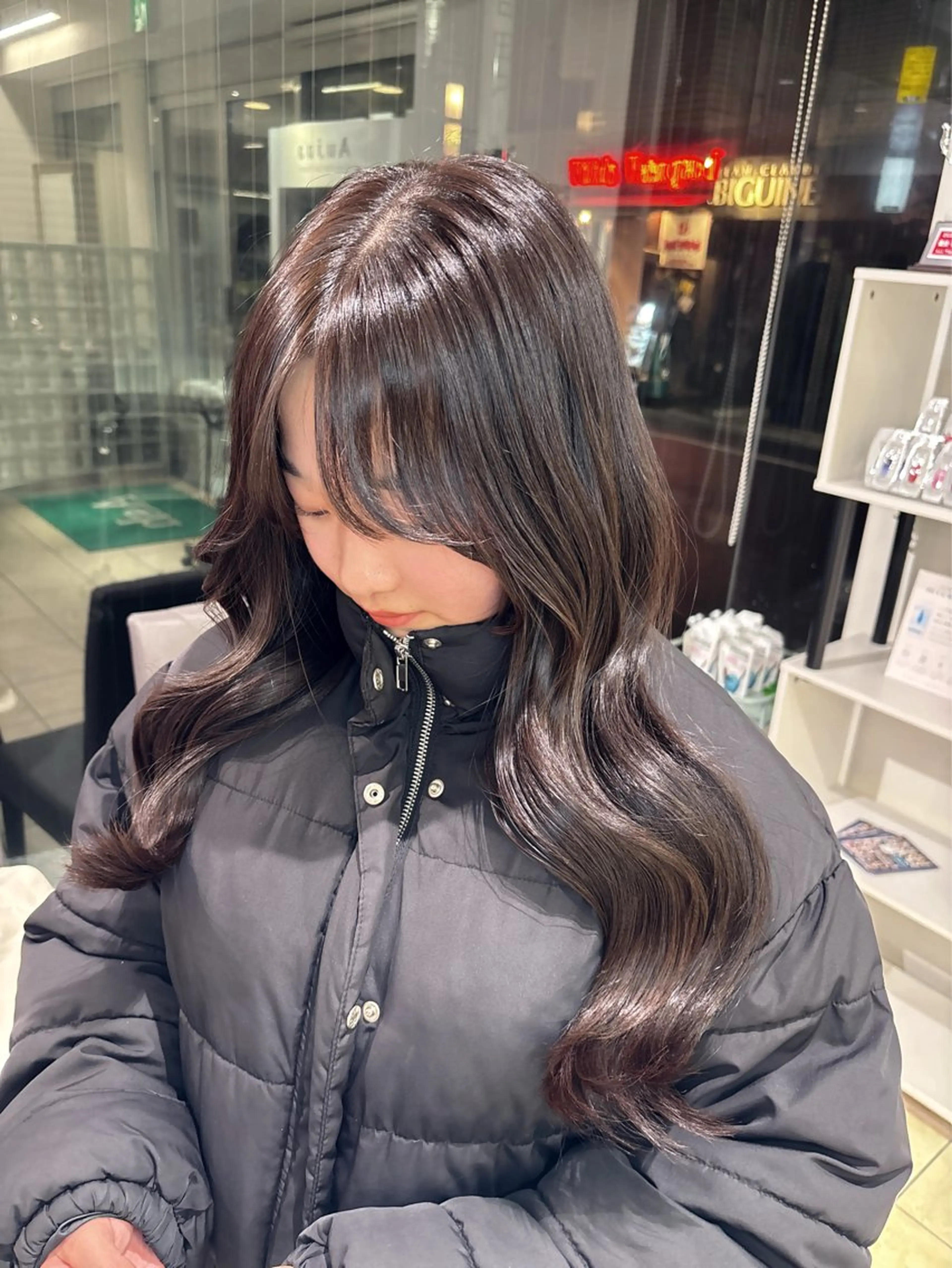 ロング カラー グレージュ オリーブグレージュ オリーブグレー カット ヘアカラー トリートメント 長妻莉央/縮毛矯正 髪質改善カラーのヘアスタイル