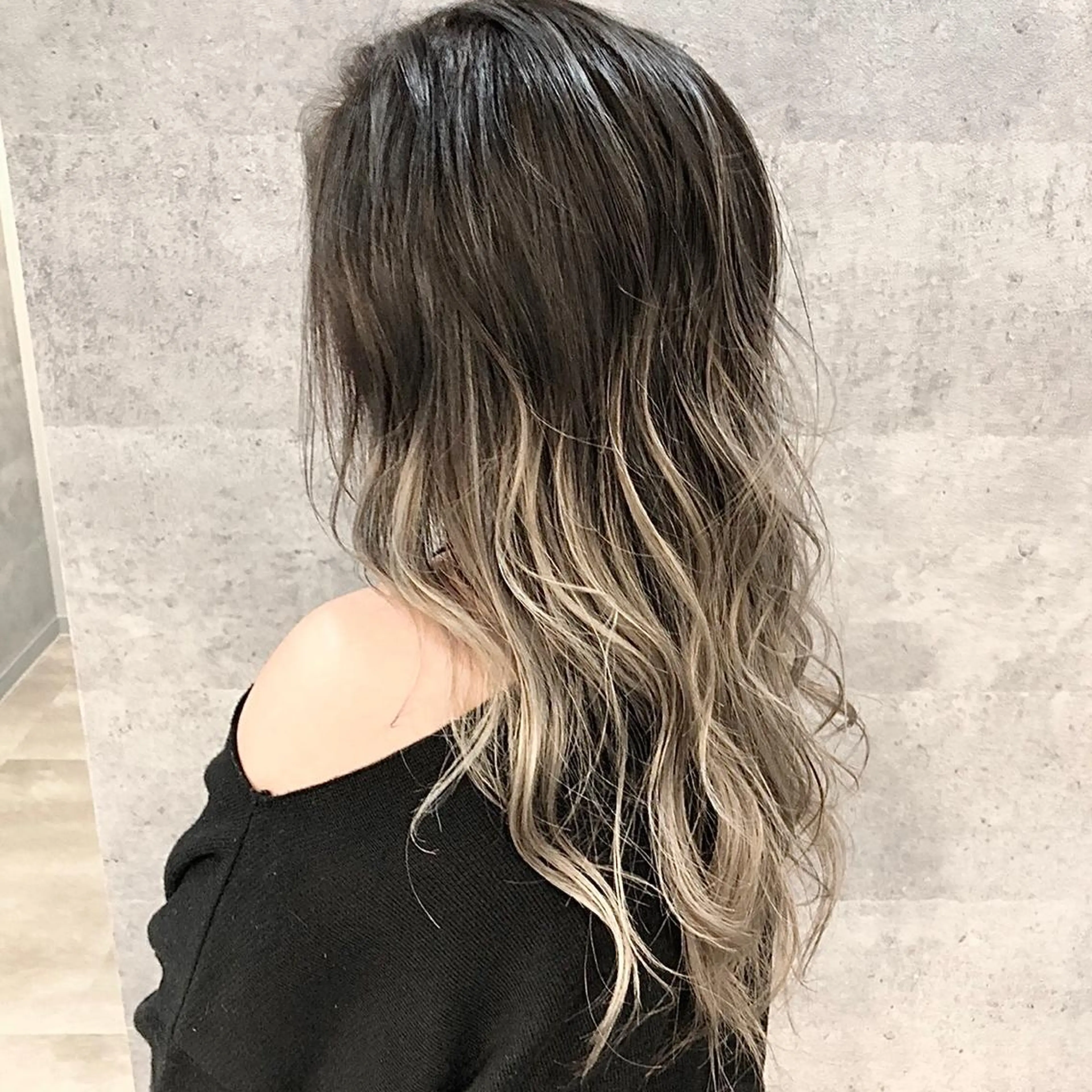 ロング レイヤーカット ✨ハイトーン✨ 濱田知孝のヘアスタイル