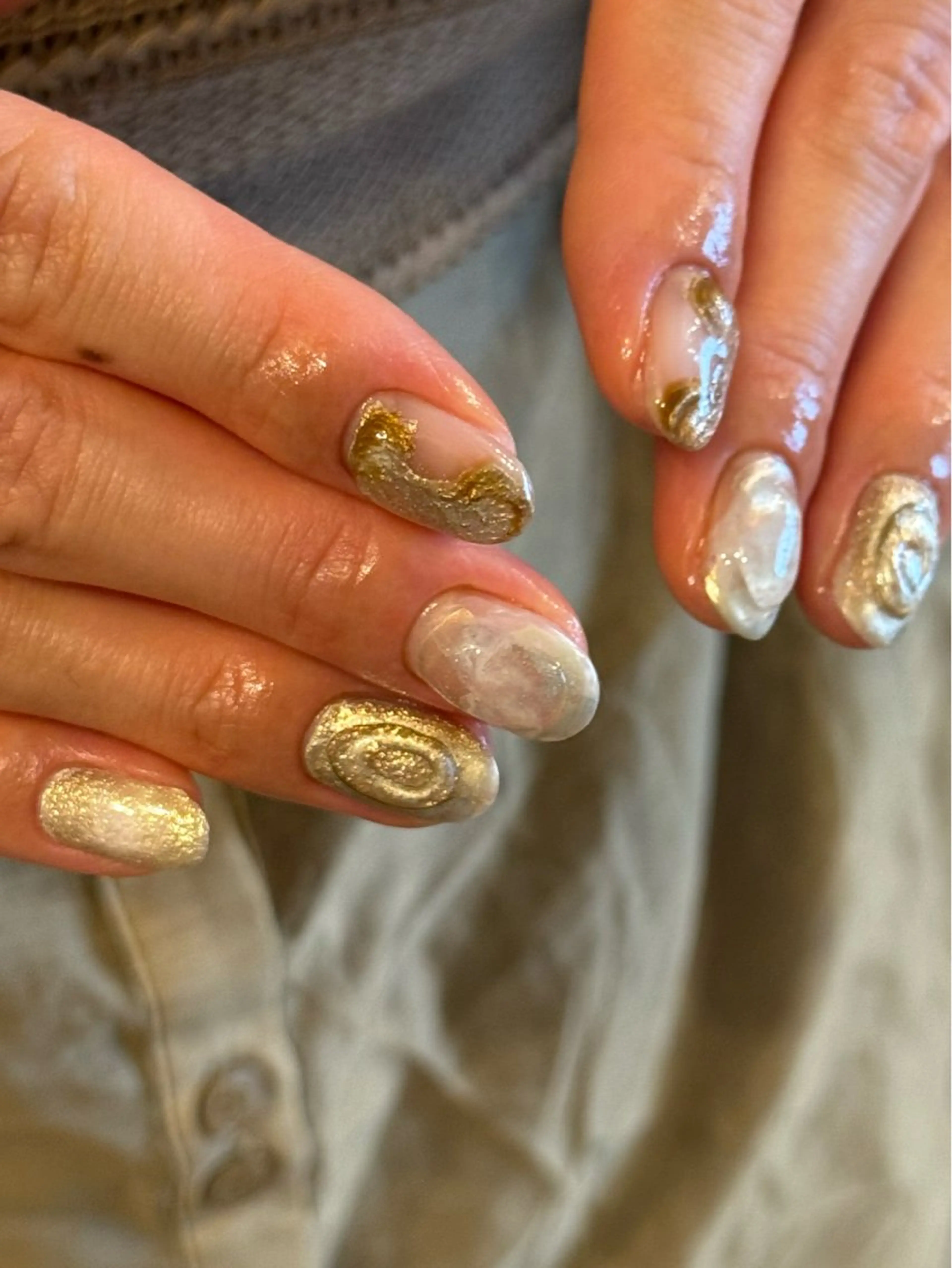 ネイル アートネイル ゴールド ホワイト ハンドネイル filonnail asukaのネイルデザイン