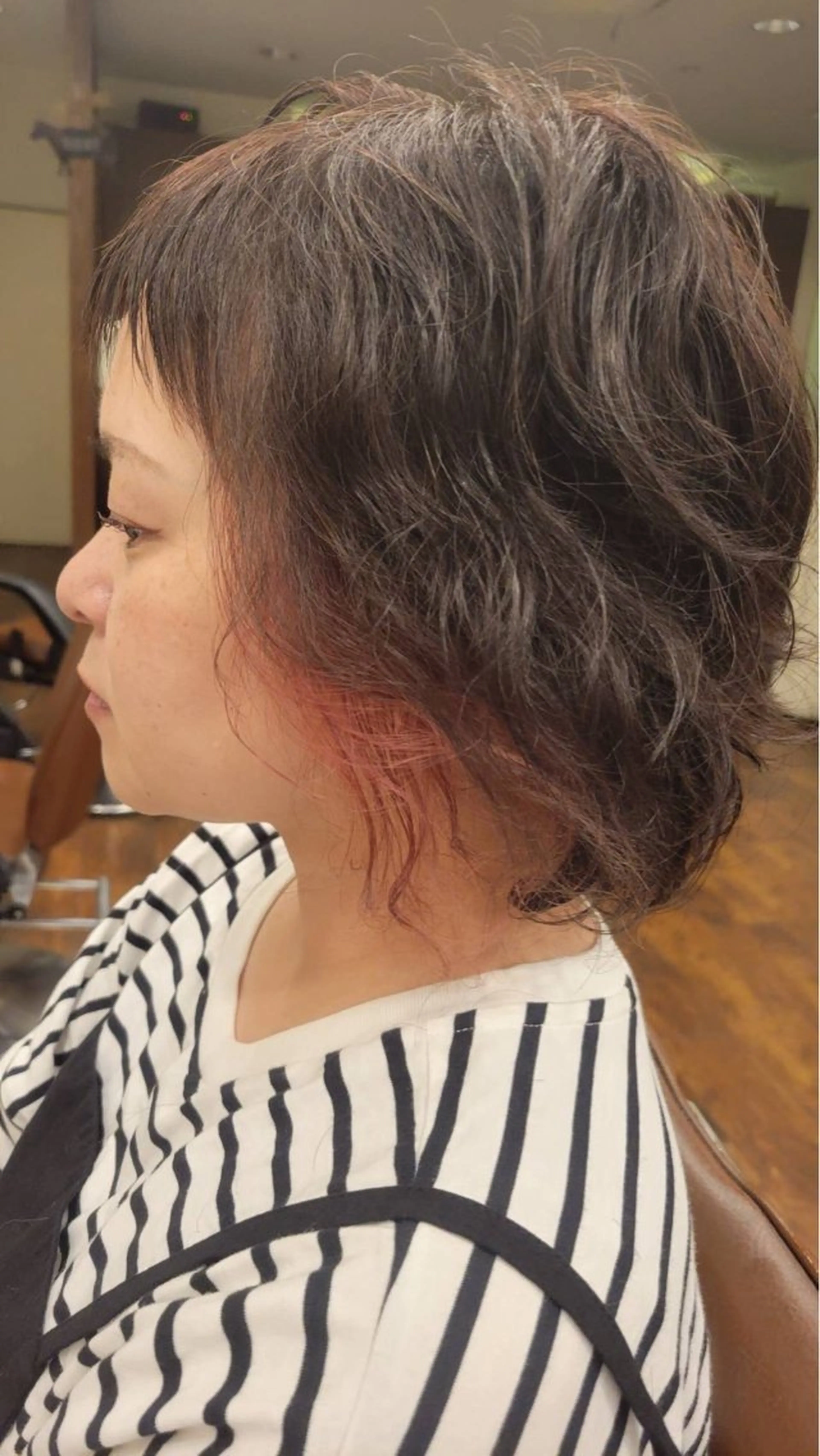 ショート カラー ブリーチ オレンジ オレンジピンク ピンクカラー 井上 悠人のヘアスタイル