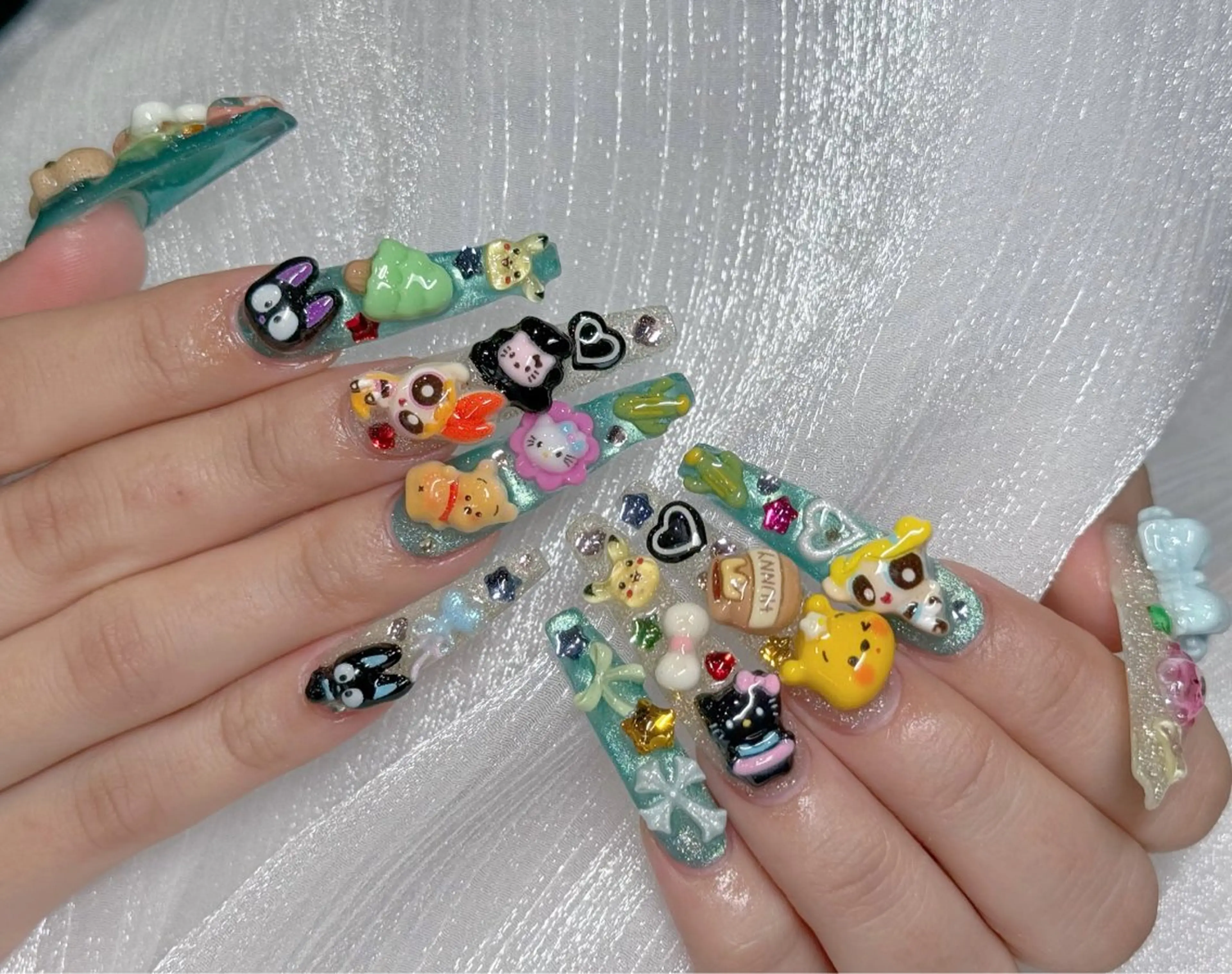 ネイル オーロラネイル ブルー チークネイル フットネイル フレンチネイル ハンドネイル REI レイのネイルデザイン