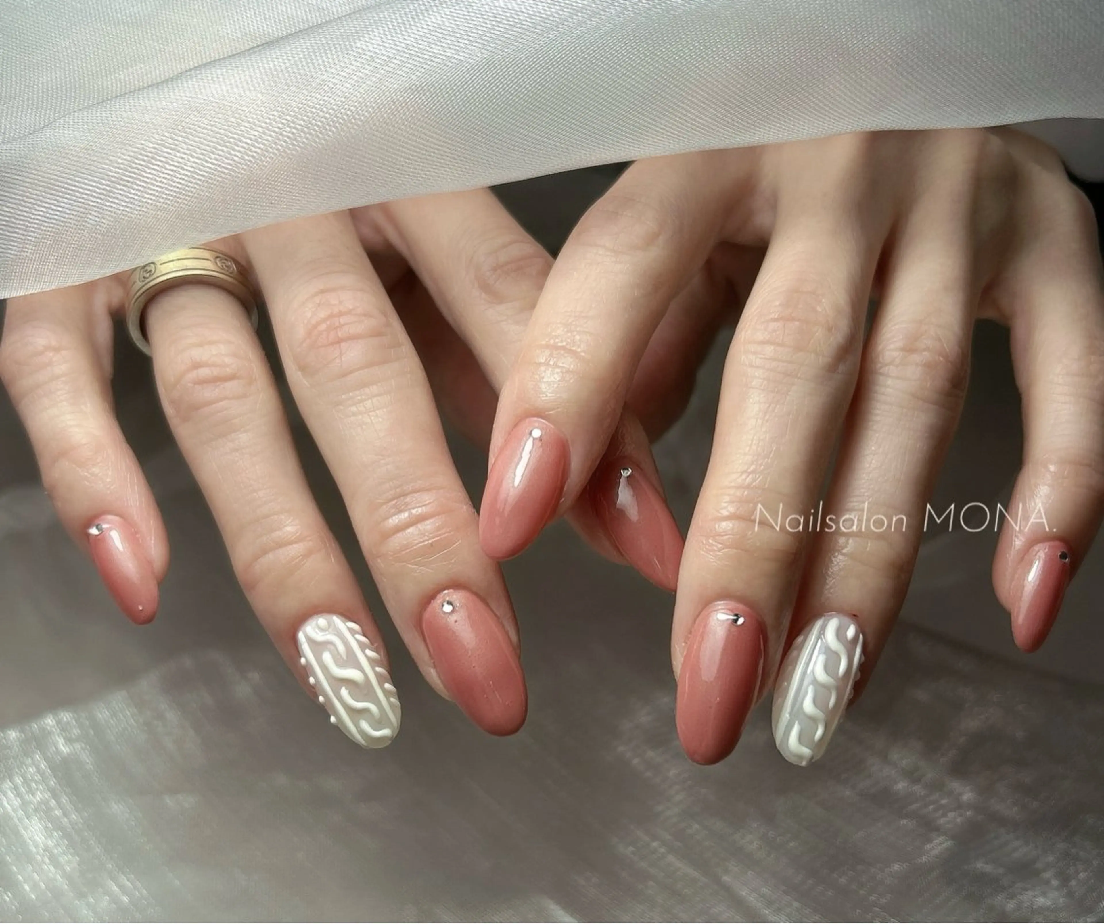 ネイル ピンク ホワイト ハンドネイル Nailsalon MONA.のネイルデザイン