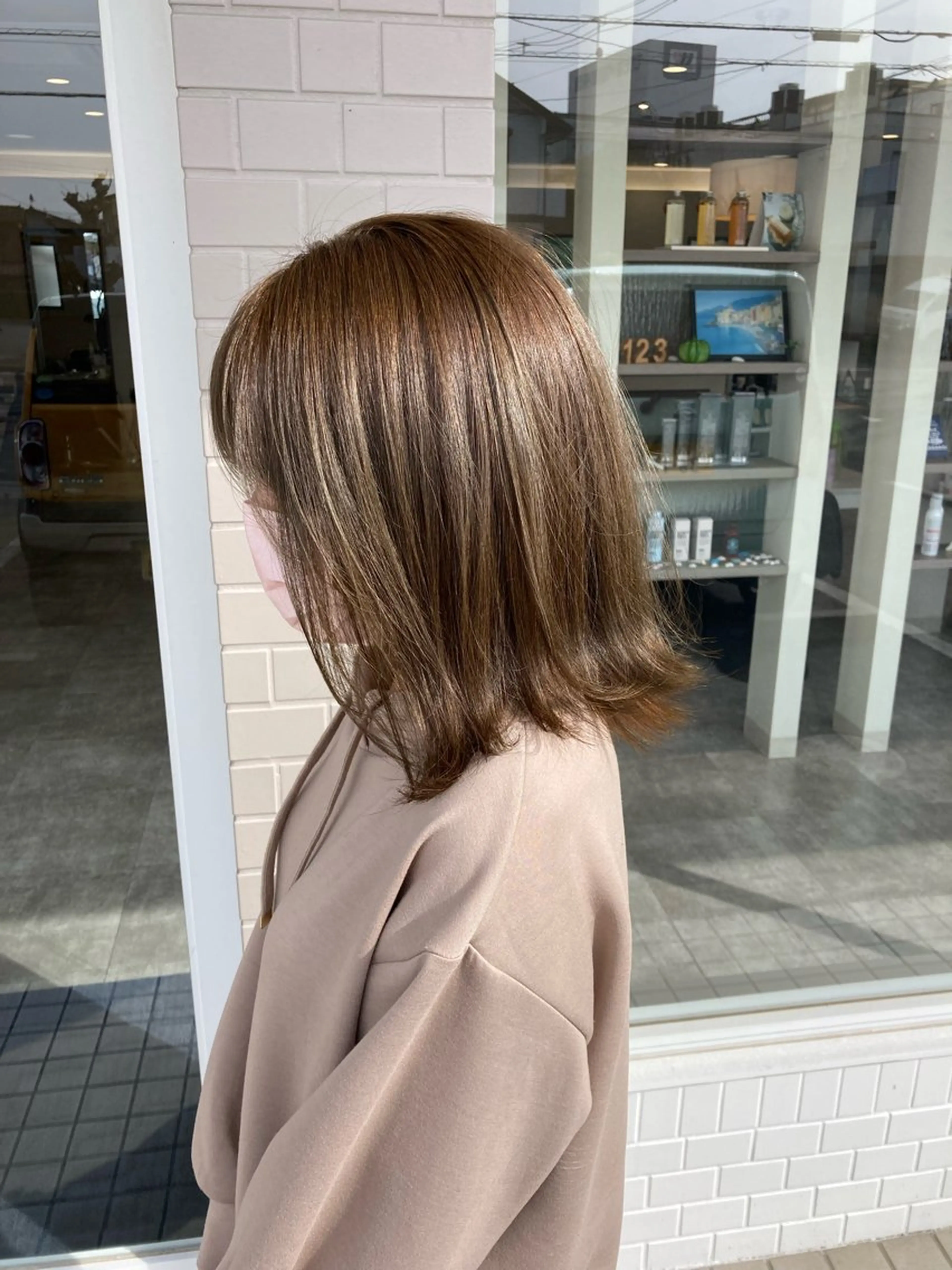 ミディアム カラー 星野 美沙のヘアスタイル