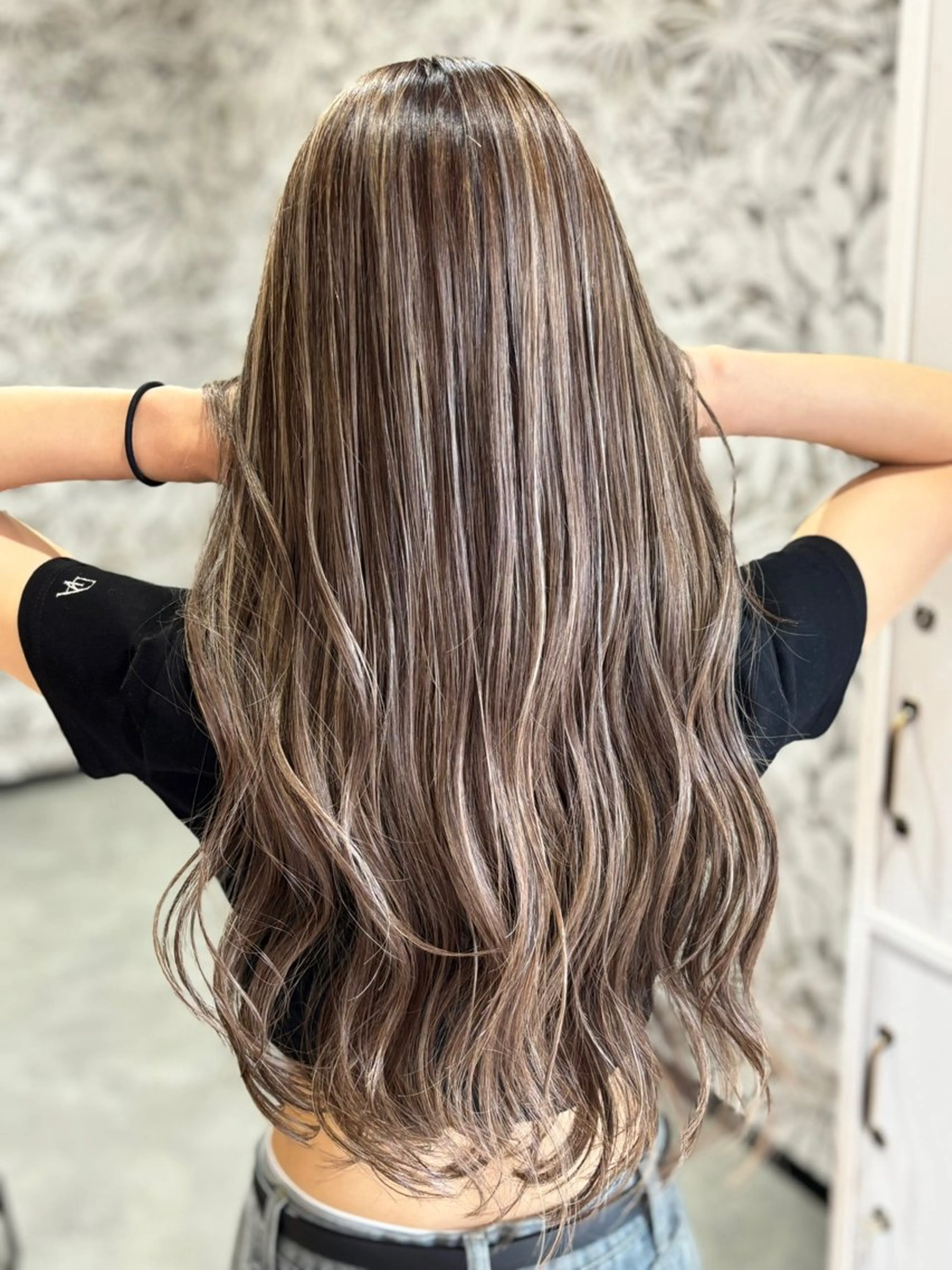 ロング ハイライト カット ヘアカラー yoshihara yuukiのヘアスタイル