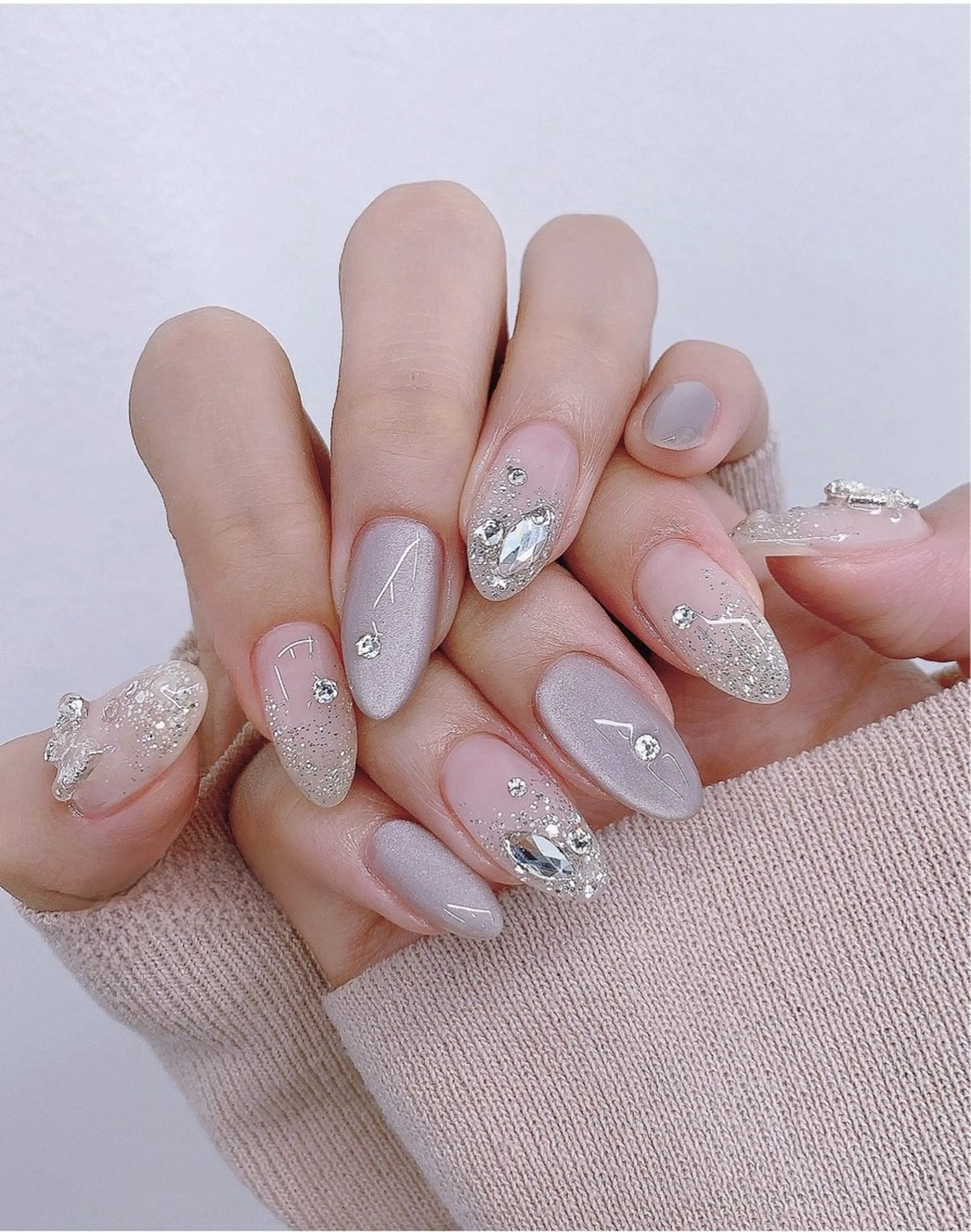 ネイル フレンチネイル キラキラネイル マグネットネイル ミラーネイル ニュアンスネイル Tira Nailのネイルデザイン
