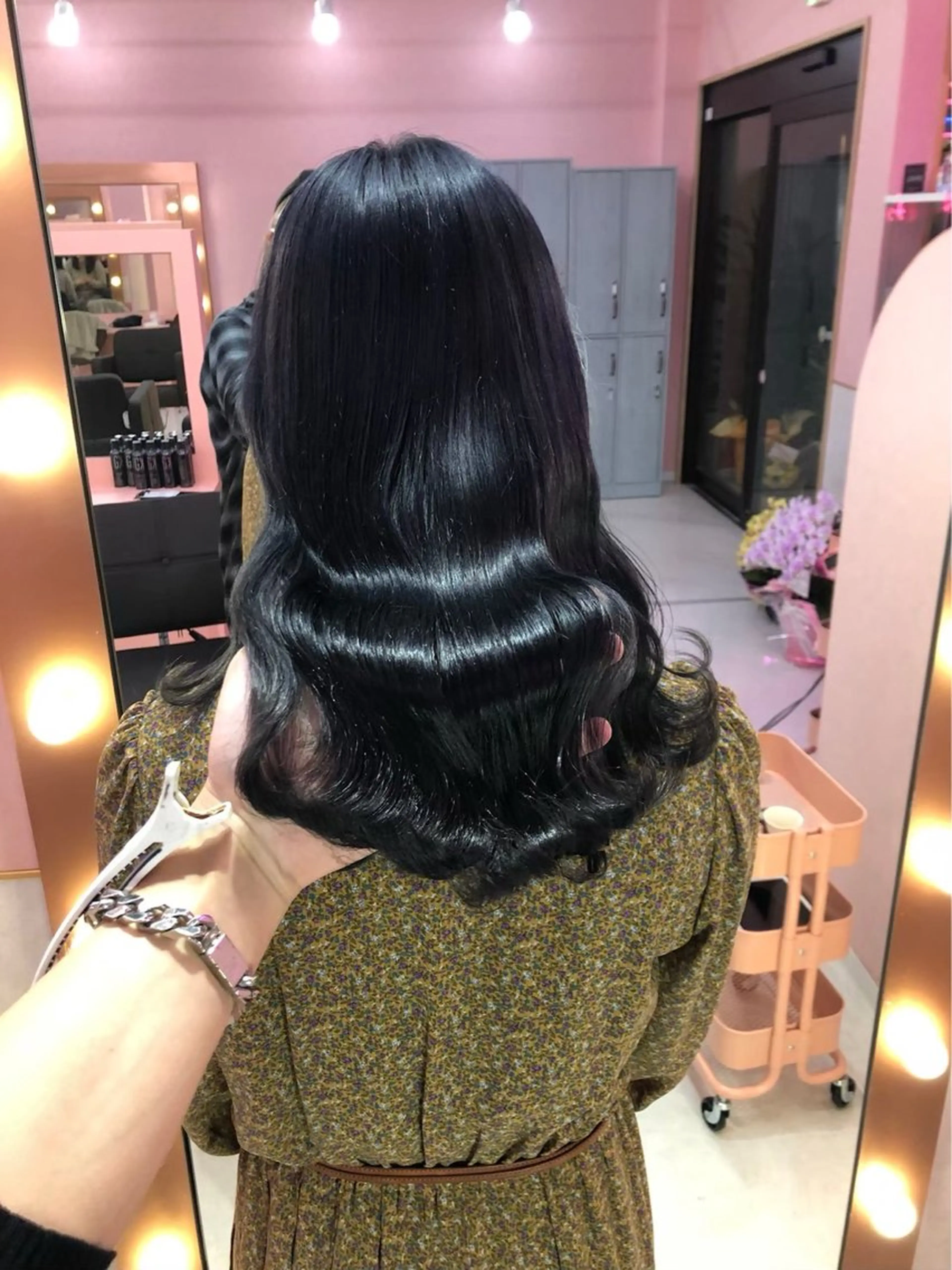 【カラーのことならお任せ下さい🤍゛】ワンカラー ロング料金 肩下＋1100 胸下＋2200の写真