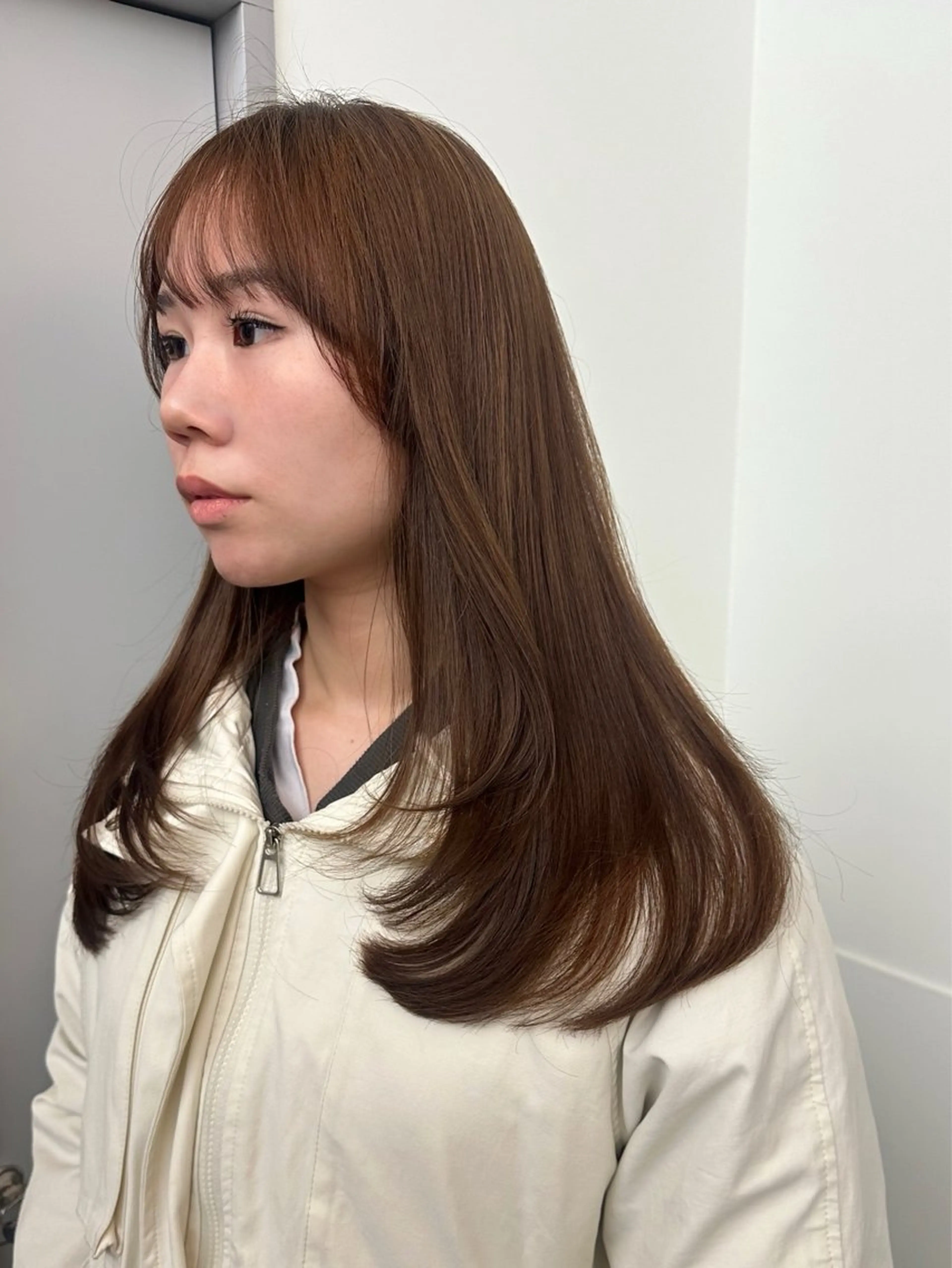 ロング 顔まわりレイヤー 顔周りカット レイヤーカット レイヤーカット‎🤍 /ともえ🤎🧸のヘアスタイル