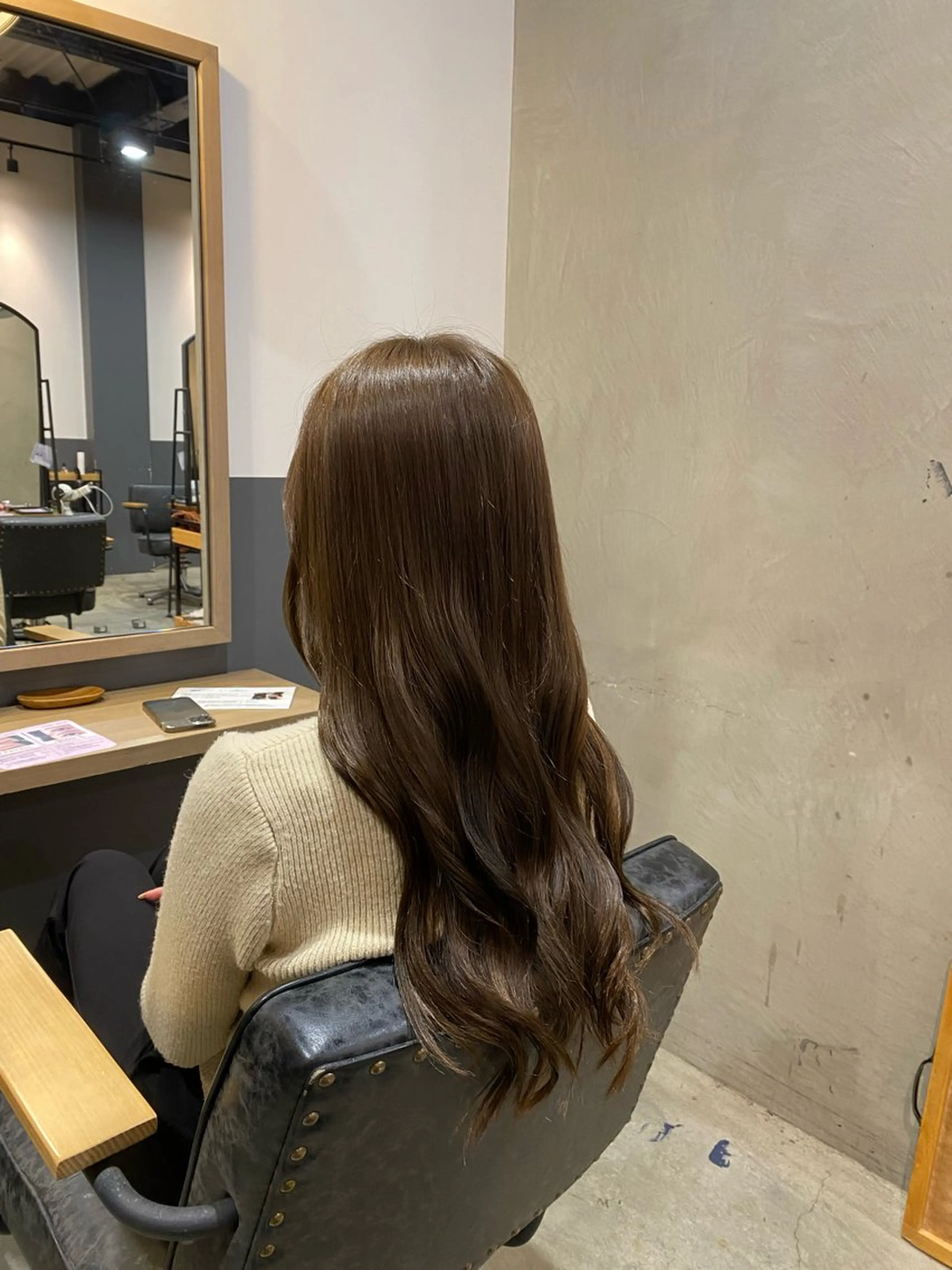 ロング カラー ベージュカラー オリーブベージュ カット ヘアカラー lolonois 宮城茉歩呂のヘアスタイル