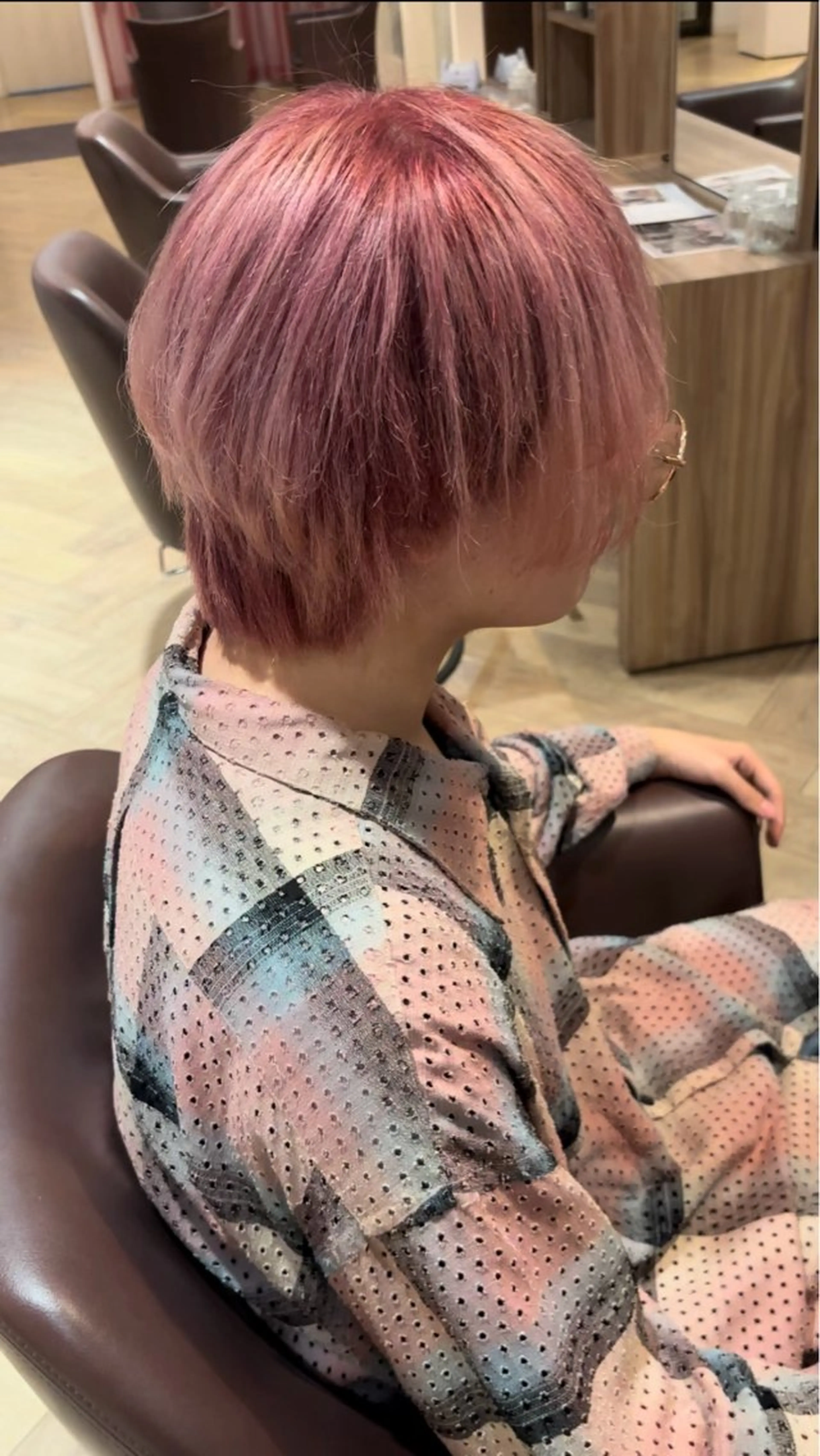カラー メンズ 🫧✨️‪榎宮秀 透明感 ハイトーンのヘアスタイル