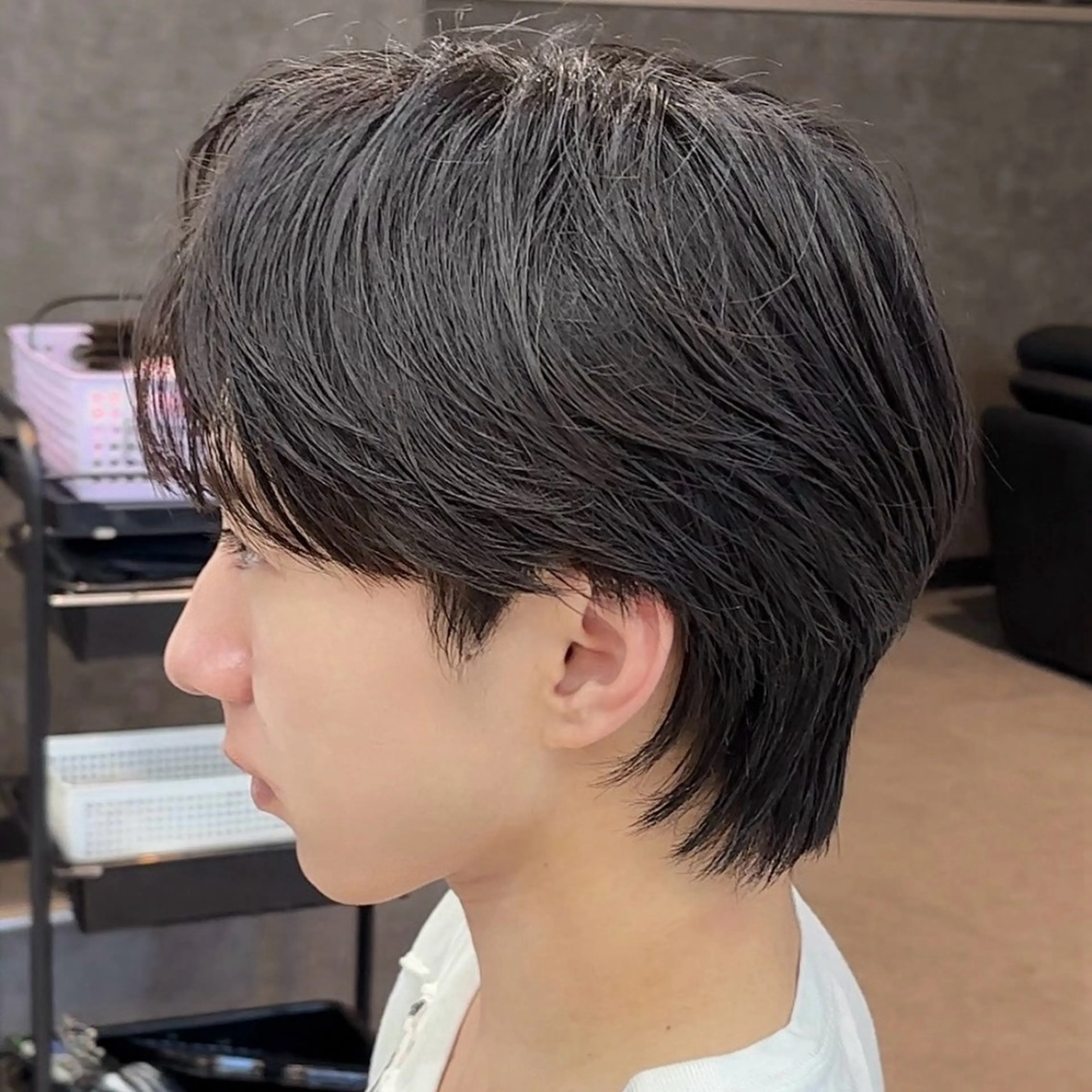 メンズ センターパート ダウンパーマ カルマパーマ マッシュ メンズパーマ カット パーマ 新宿/韓国レイヤー/ 顔まわり/メンズヘアのヘアスタイル