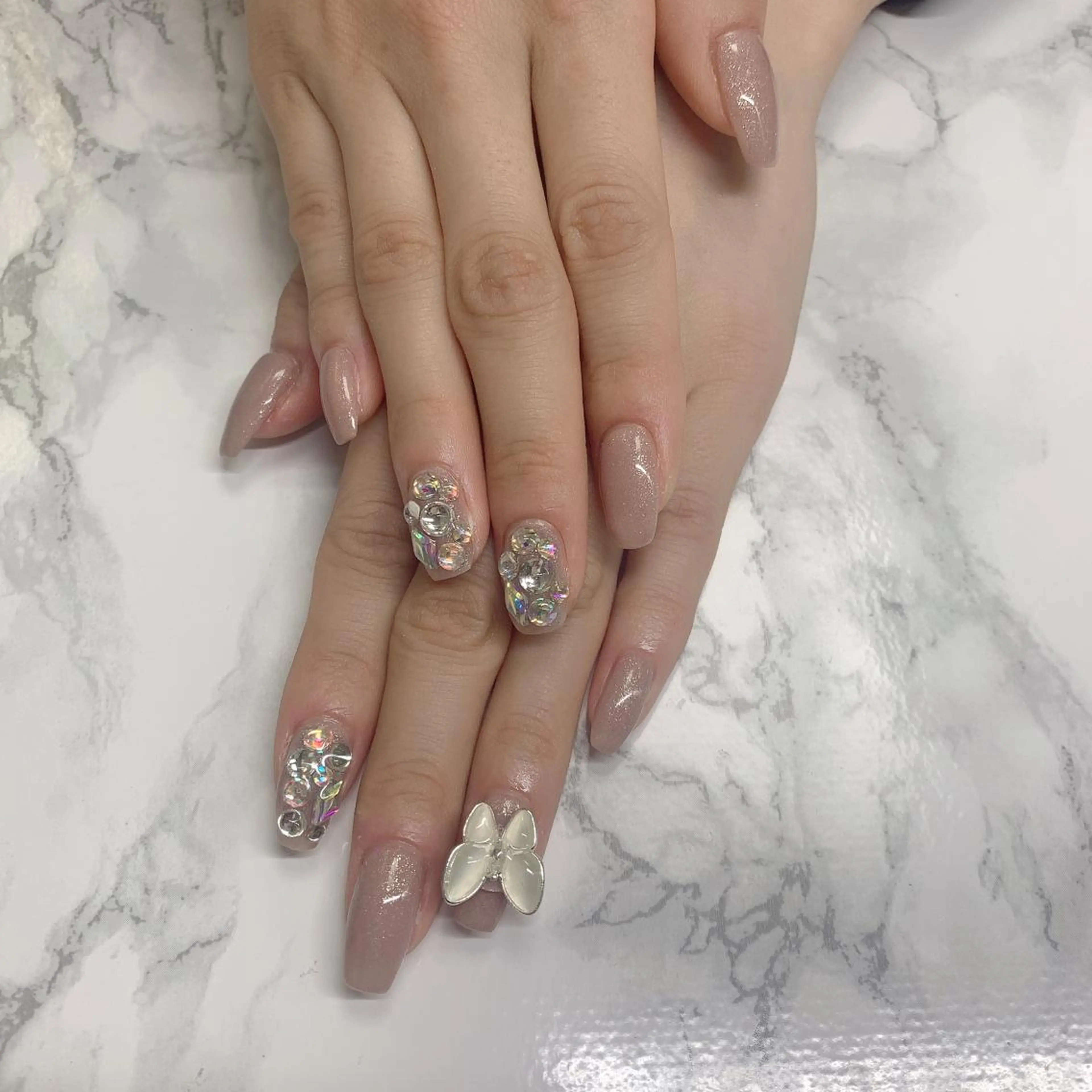 ネイル はな💎ネイル ワンホン、長さ出しのネイルデザイン