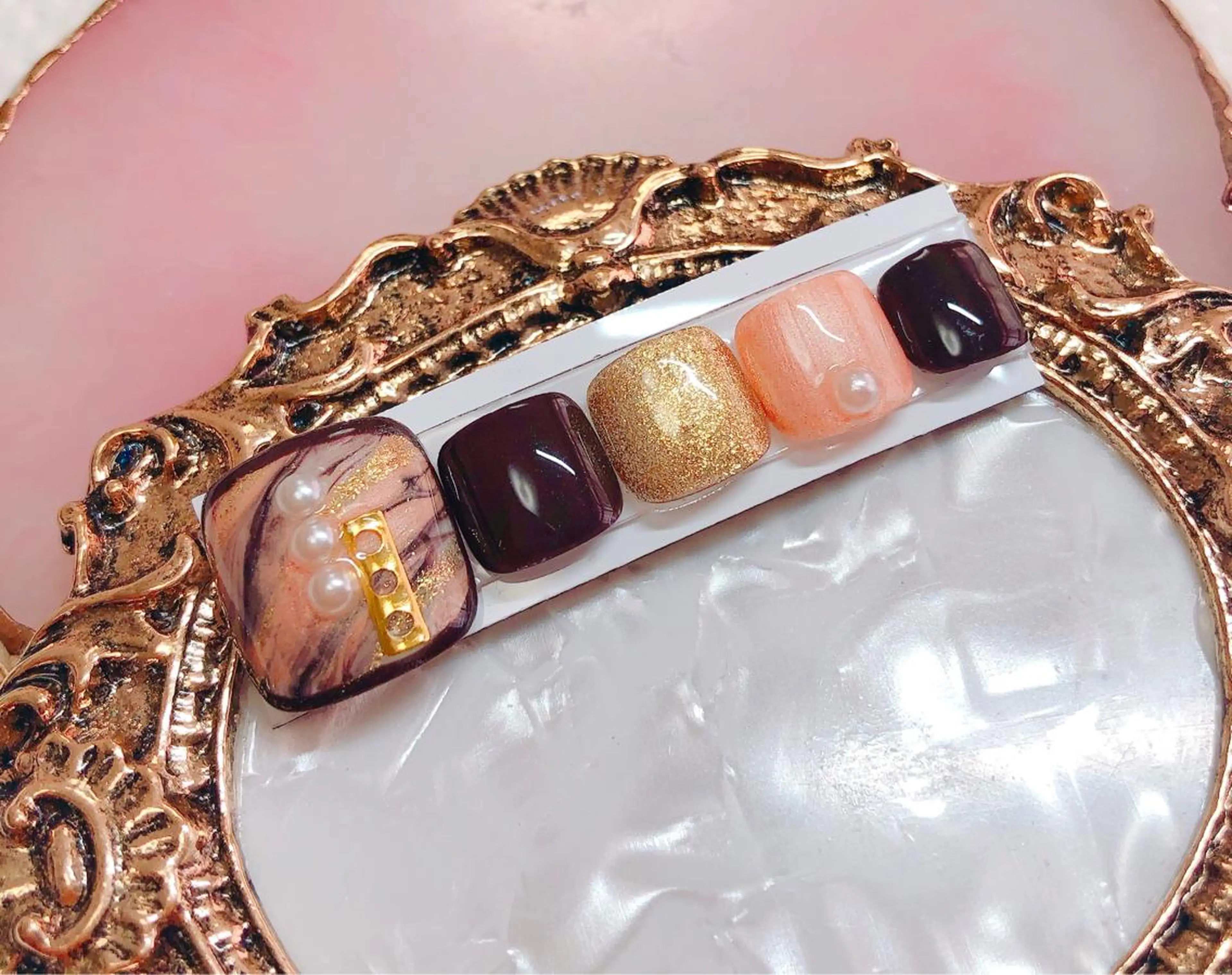 ネイル フットネイル フットネイル CROWN プライベートサロンのネイルデザイン