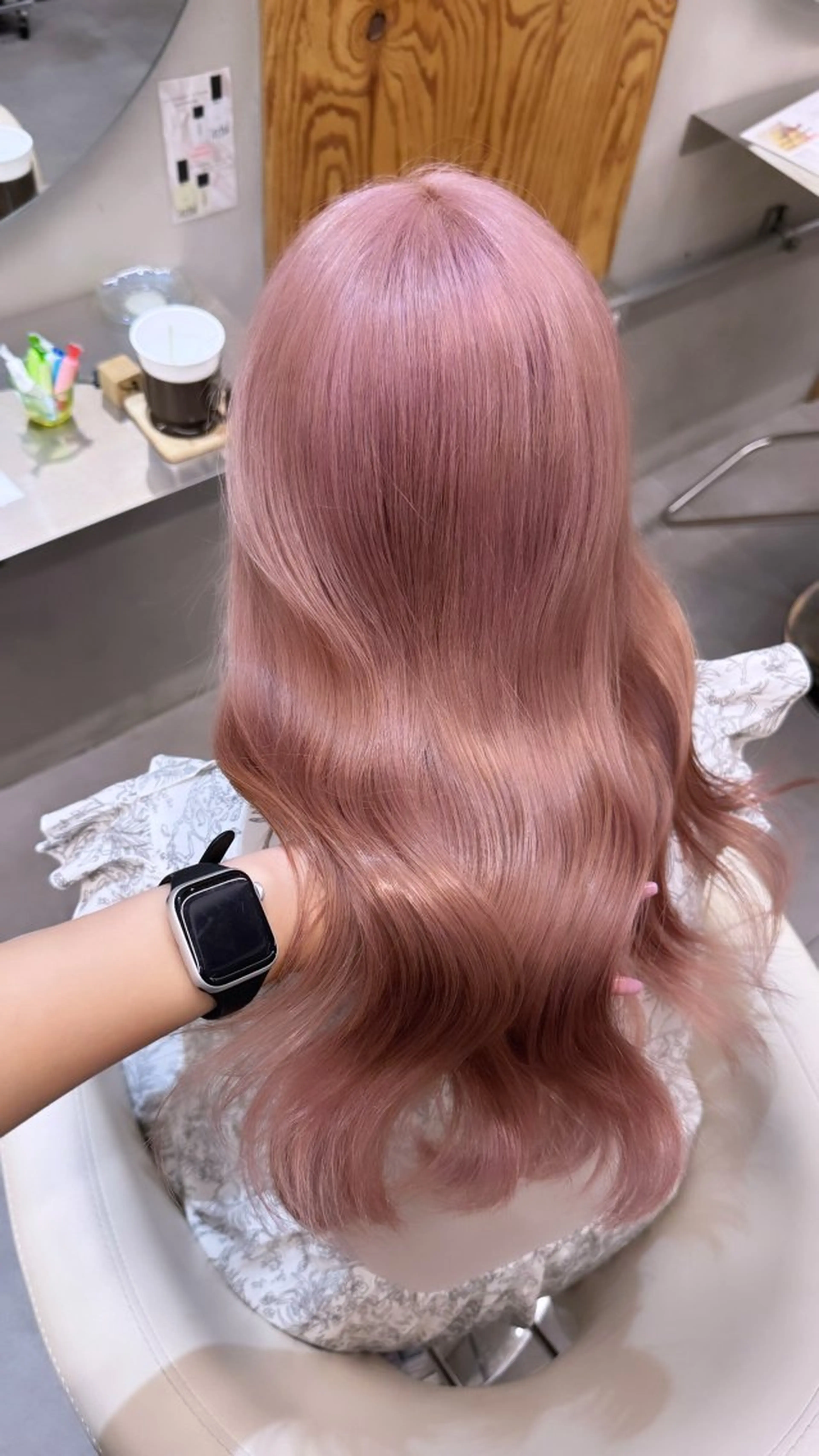 ロング カラー ピンクカラー ヘアカラー ハイトーン縮毛/縮毛 なーな🎀🤍のヘアスタイル