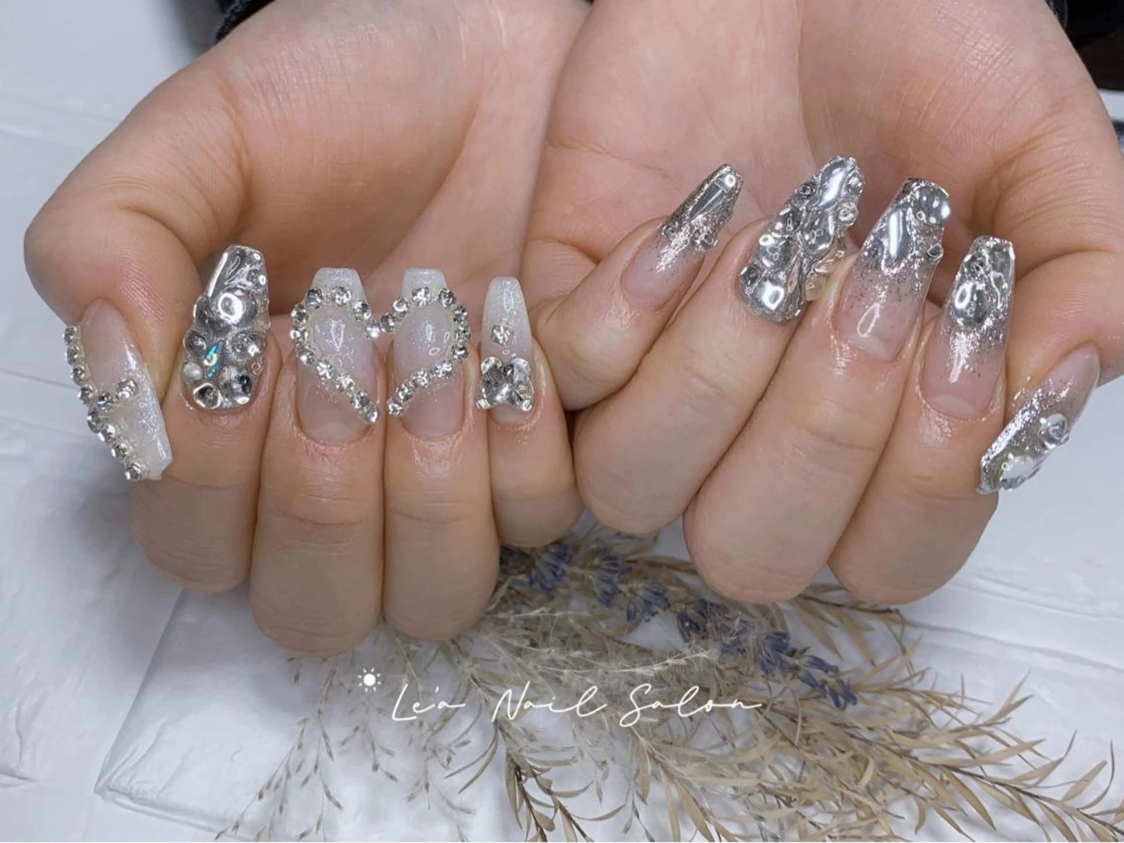 ミディアム カラー ネイル Le’a NailSalonのネイルデザイン