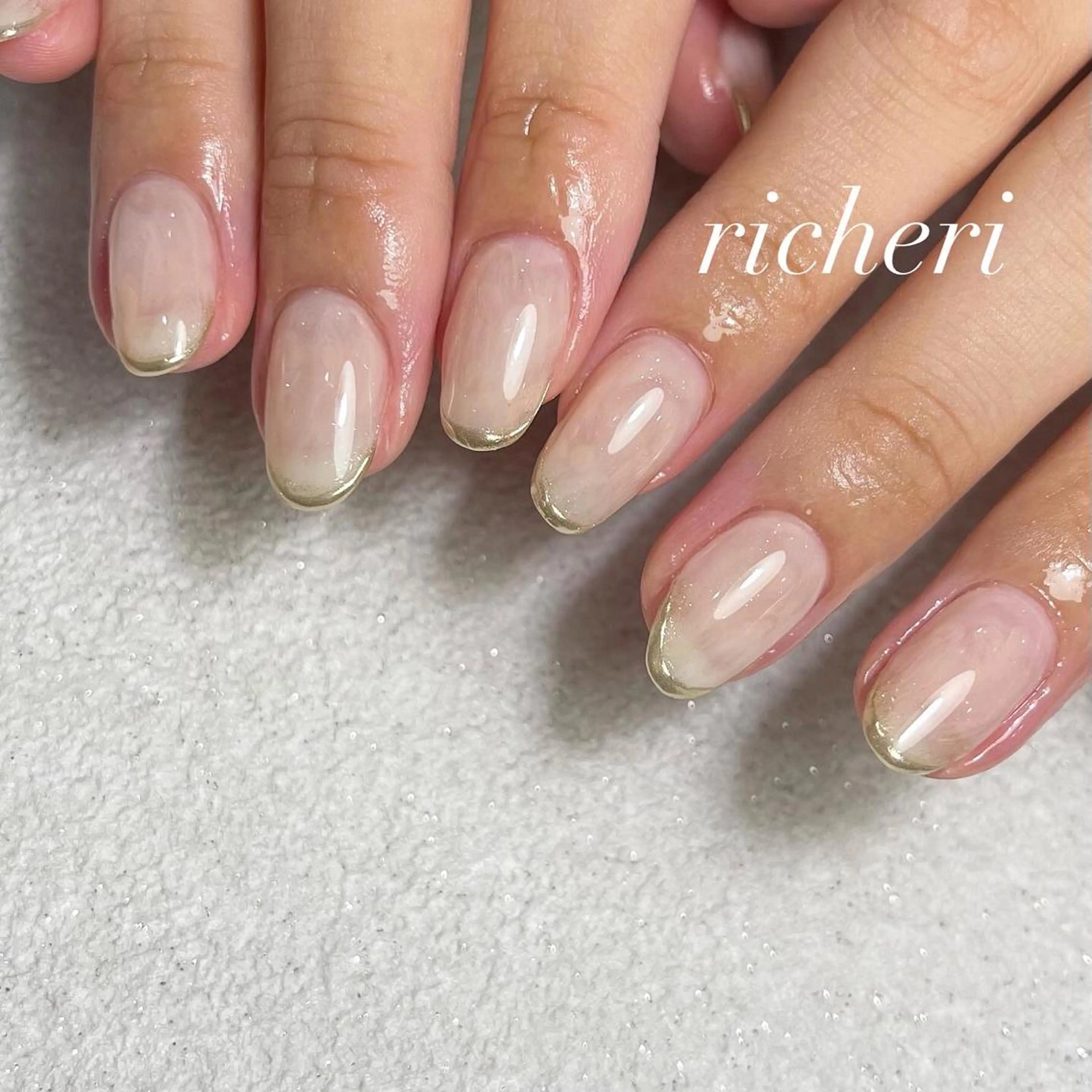 ミディアム ネイル 韓国風ヘア アートネイル フレンチネイル ジェルネイル ガラスフレンチ richeri beautyのエステ・リラクイメージ