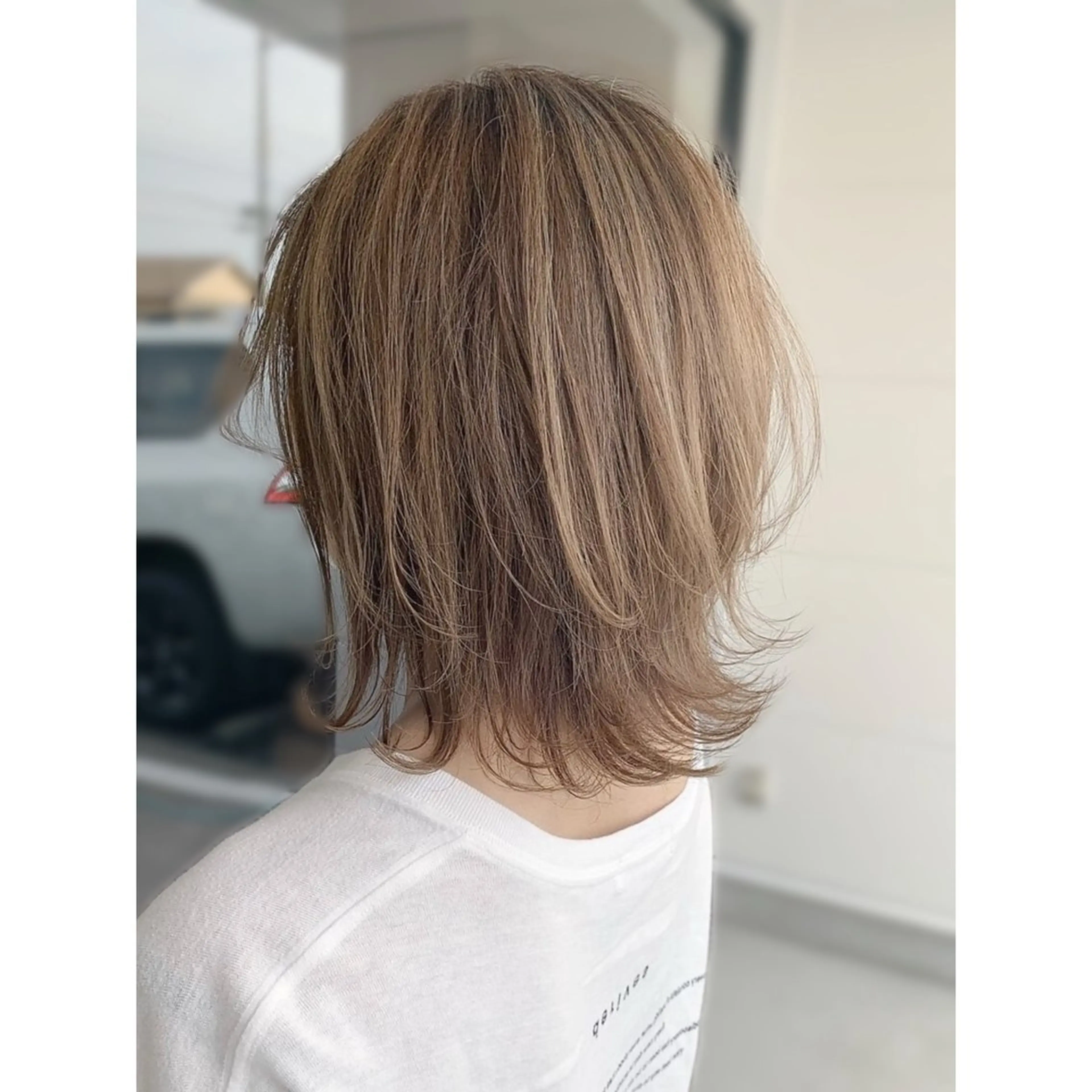 セミロング ワダ カイのヘアスタイル