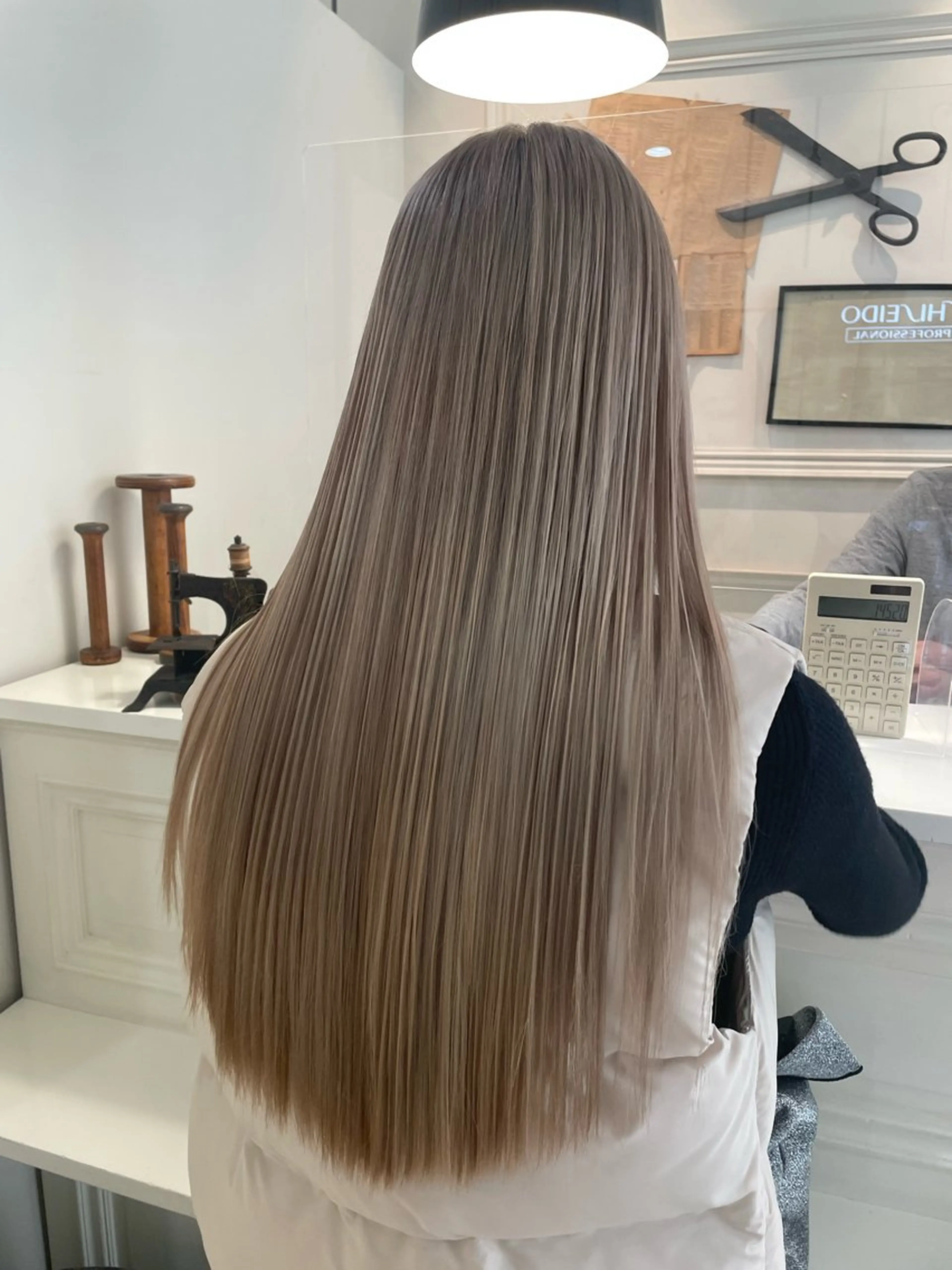 ロング ヘアカラー ✨艶髪／透明感カラー ミユ💜のヘアスタイル