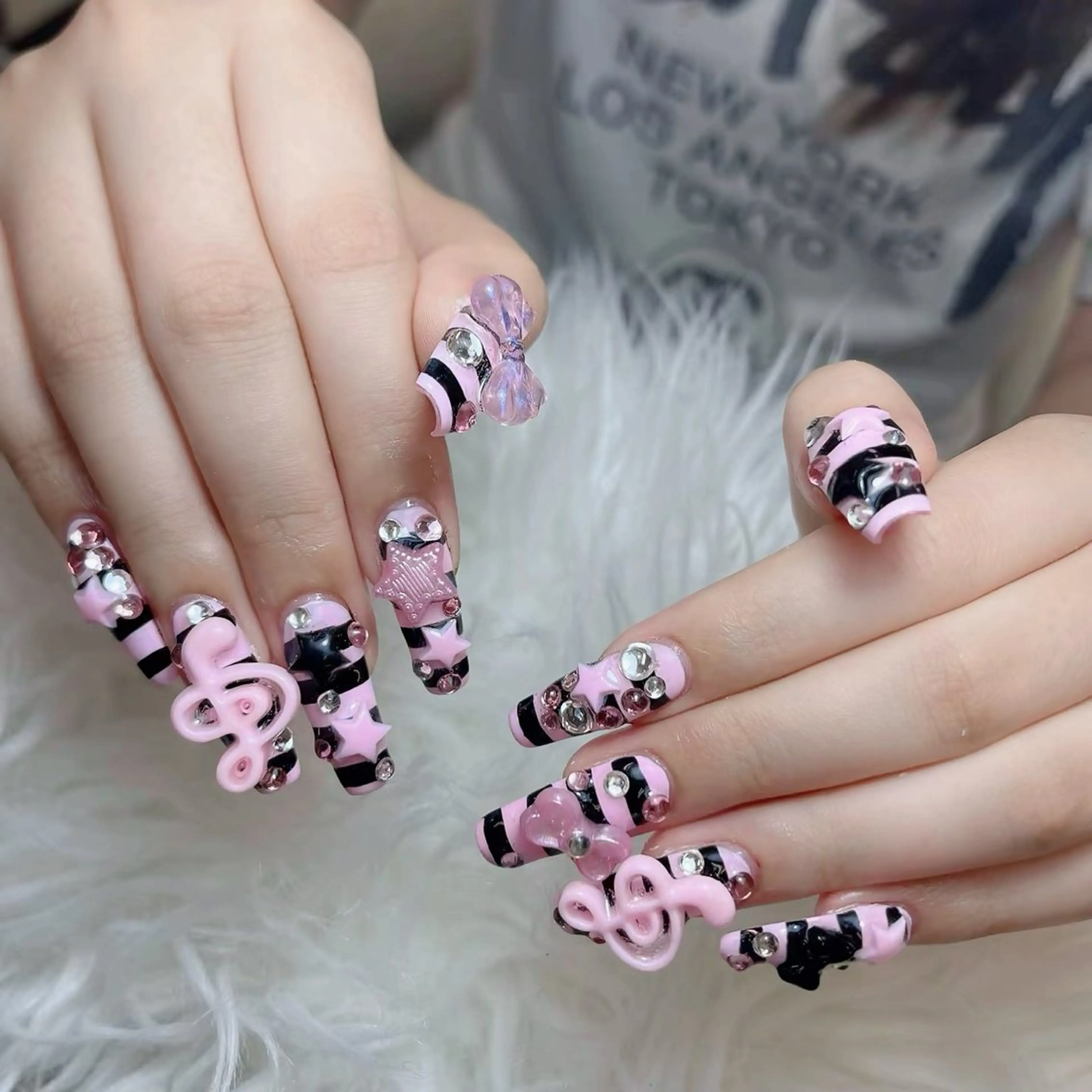 ネイル チークネイル フレンチネイル グラデーション キラキラネイル 韓国ネイル HIKARIHANA NAILのネイルデザイン