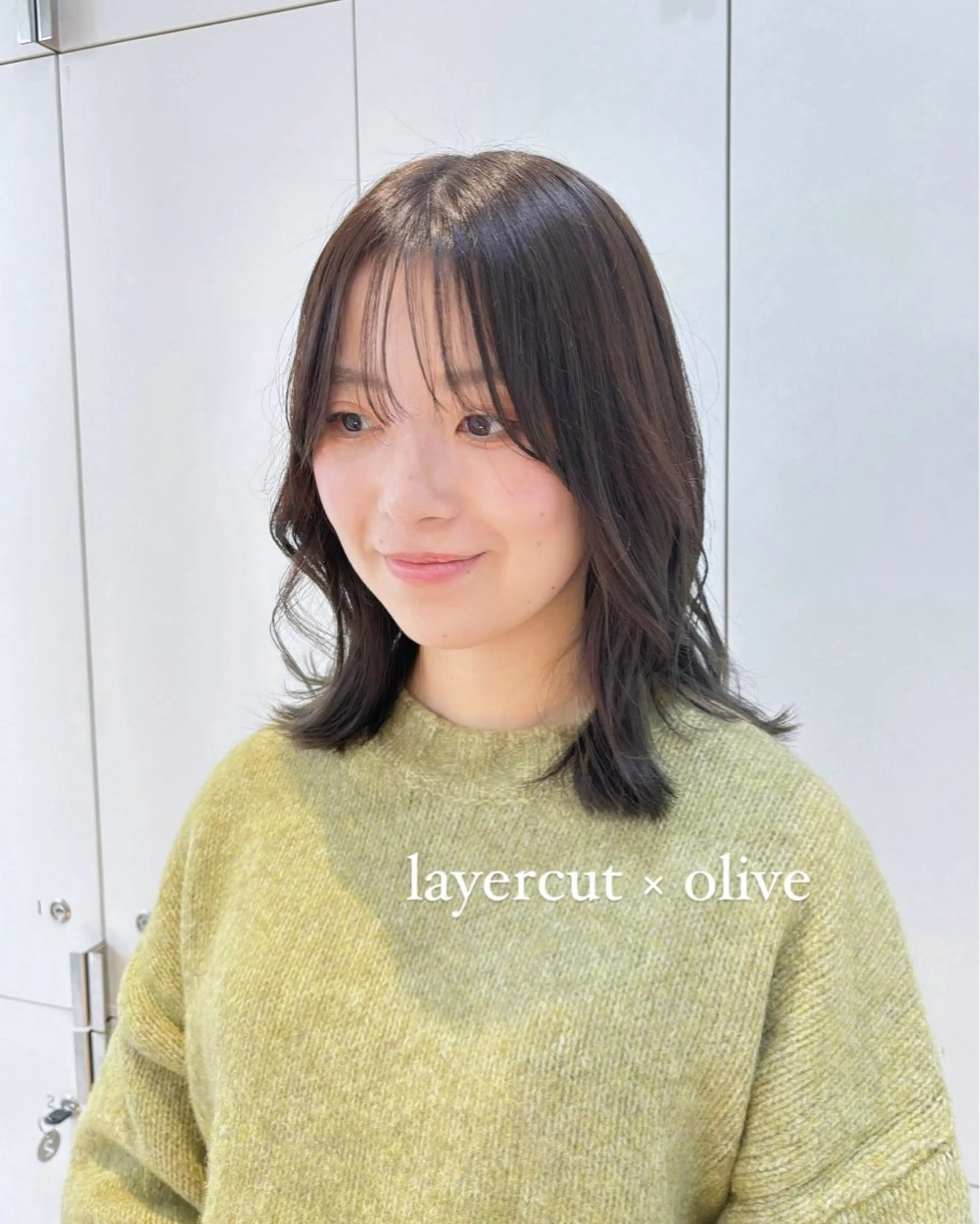 ミディアム カラー ヘアアレンジ ブリーチ グレージュ ブリーチなしカラー オリーブグレージュ オリーブグレー カット ヘアカラー トリートメント ヘアセット 🫧柔色/トレンド カラー/川辺晴加のヘアスタイル