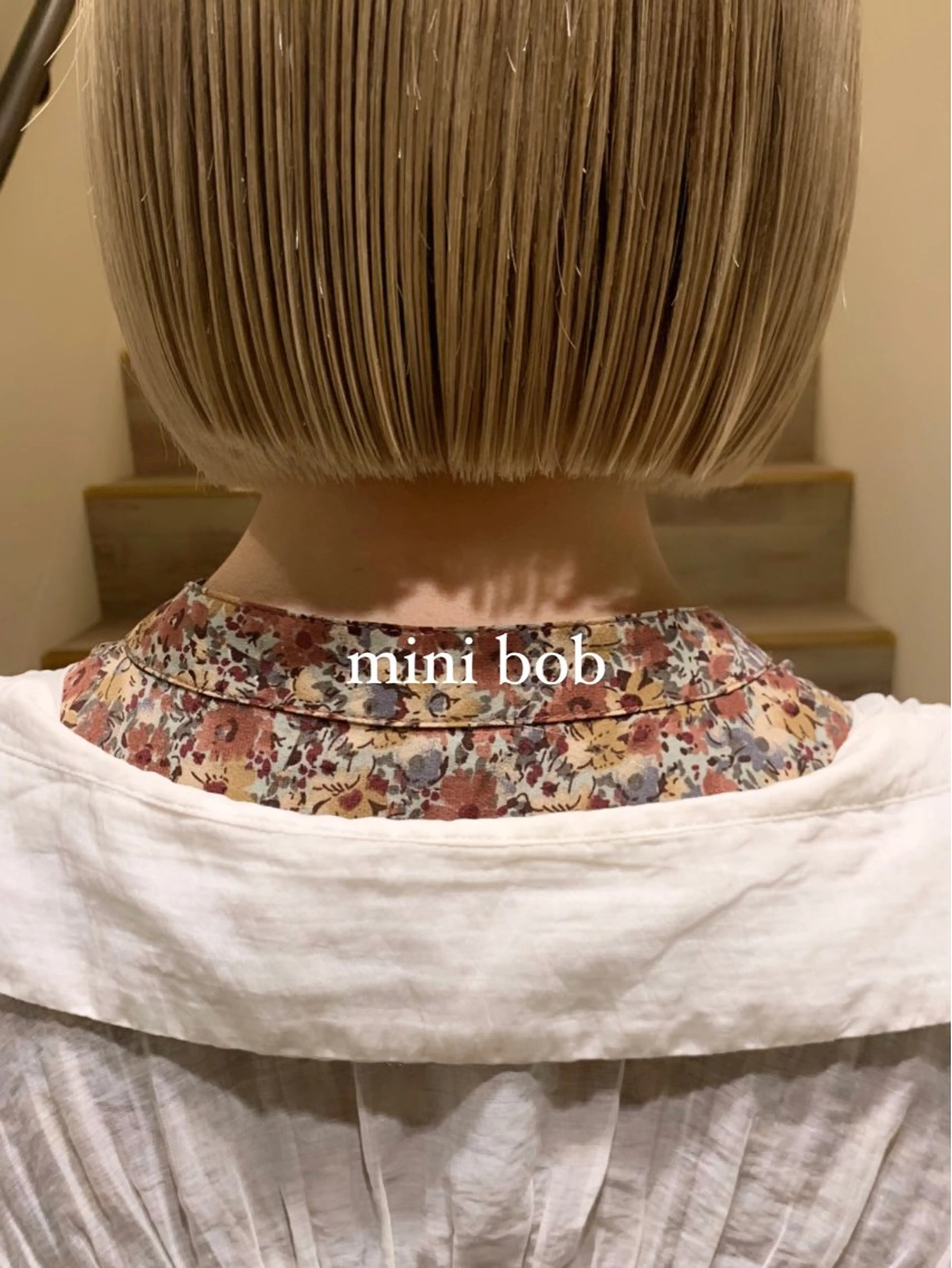 ミディアム カラー ハイトーンカラー ボブ カット ヘアカラー 落合希 Olivebeigeのヘアスタイル