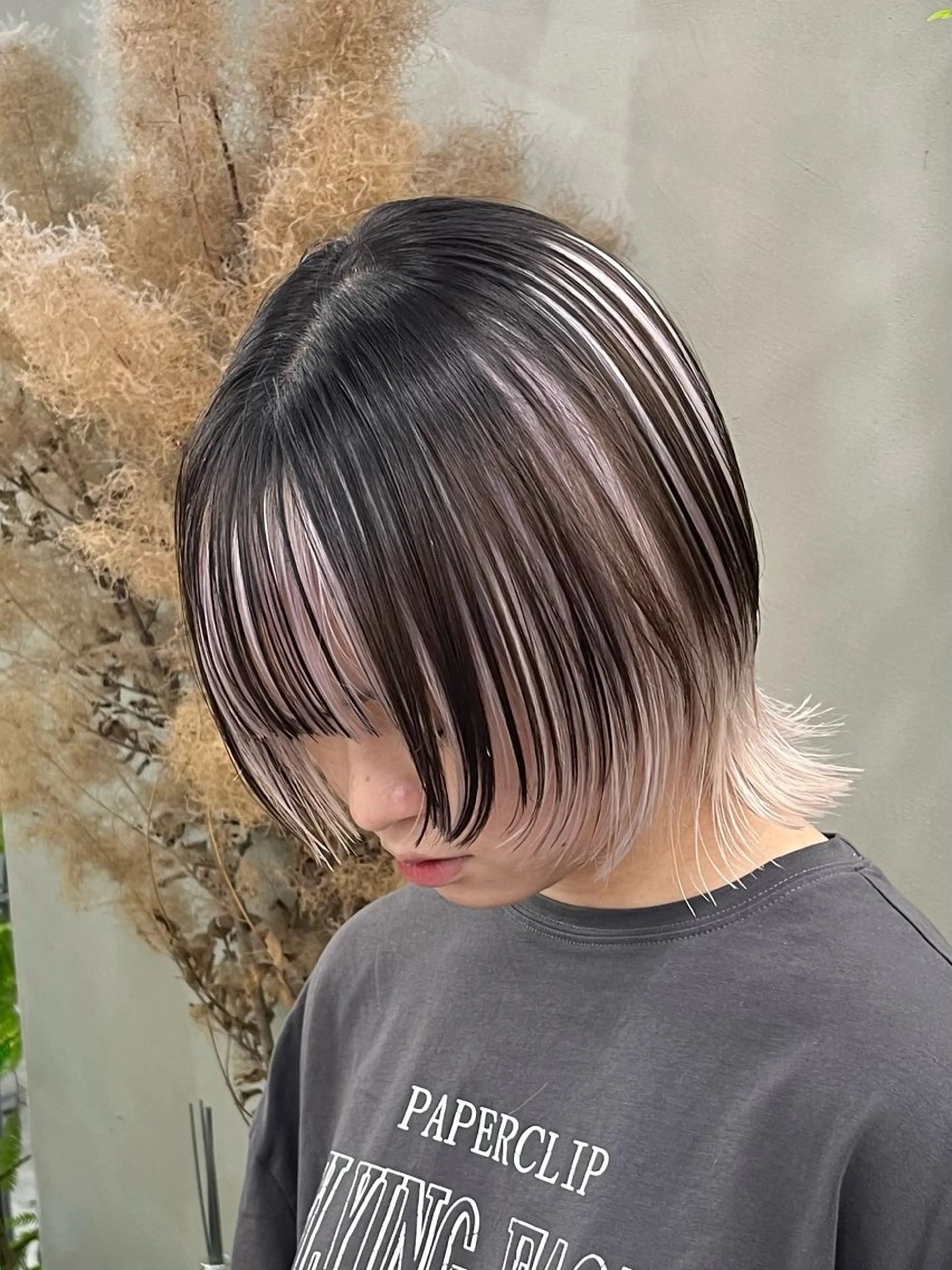 ミディアム カラー カット ヘアカラー イツク ⚡️ ルーツ/ハイトーンのヘアスタイル