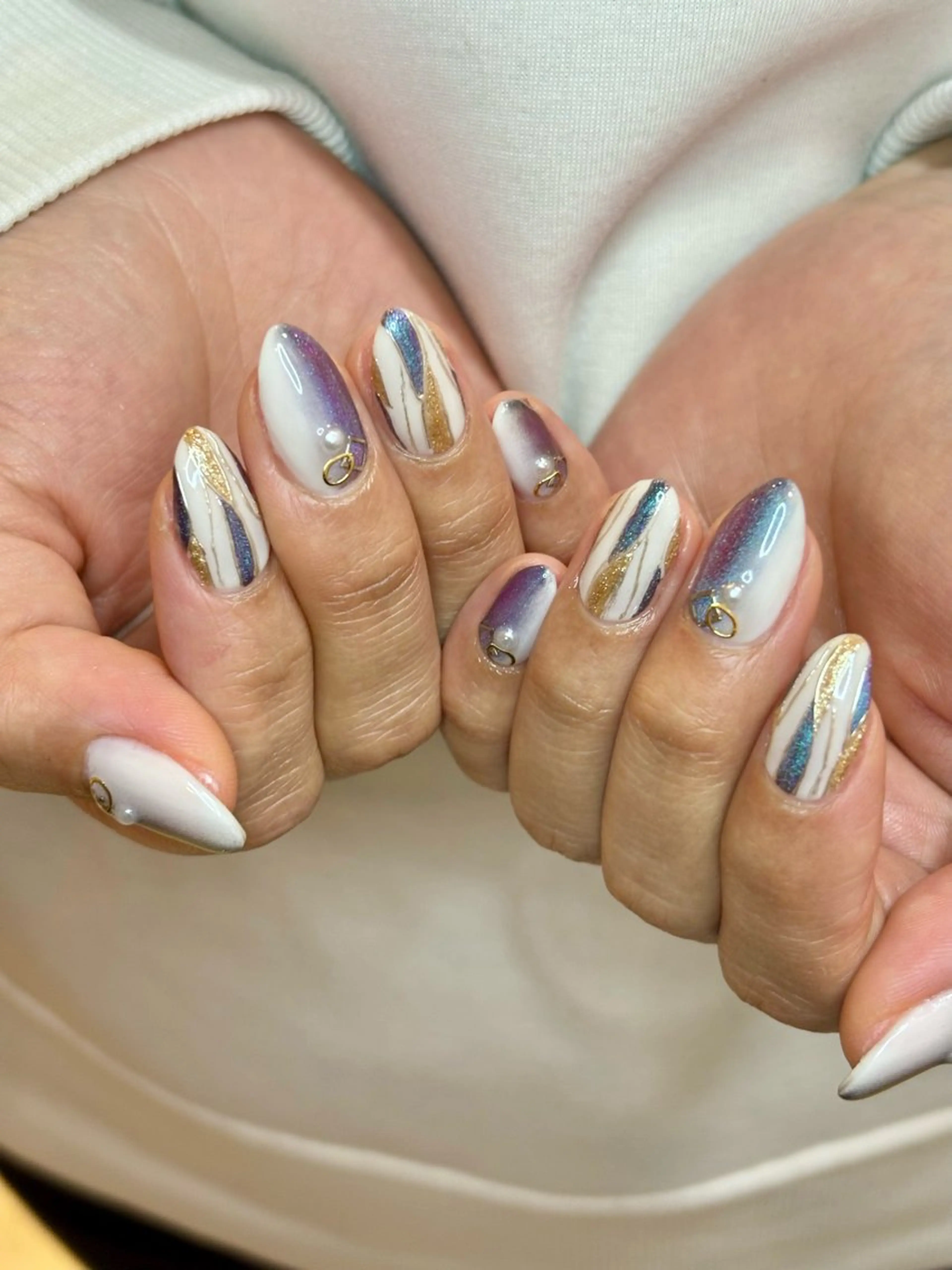 ミディアム え まのネイルデザイン