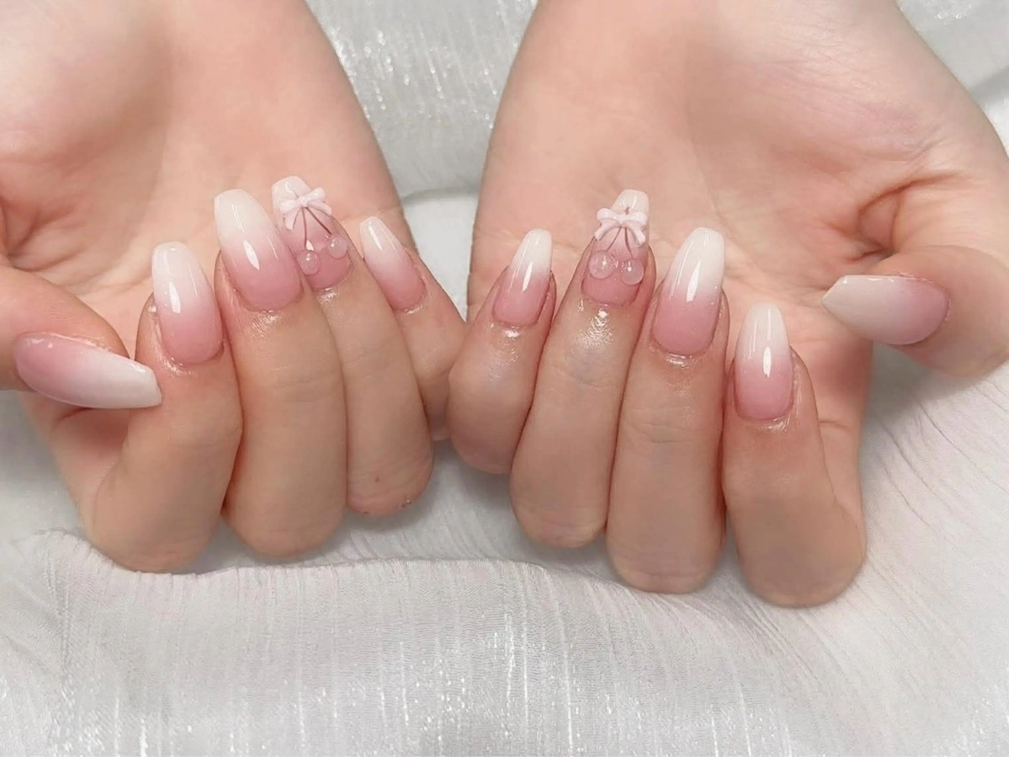 ネイル フレンチネイル グラデーション 韓国ネイル マグネットネイル ミラーネイル ハンドネイル ハンドケア Hara Nail 【持ち込みOK】のネイルデザイン