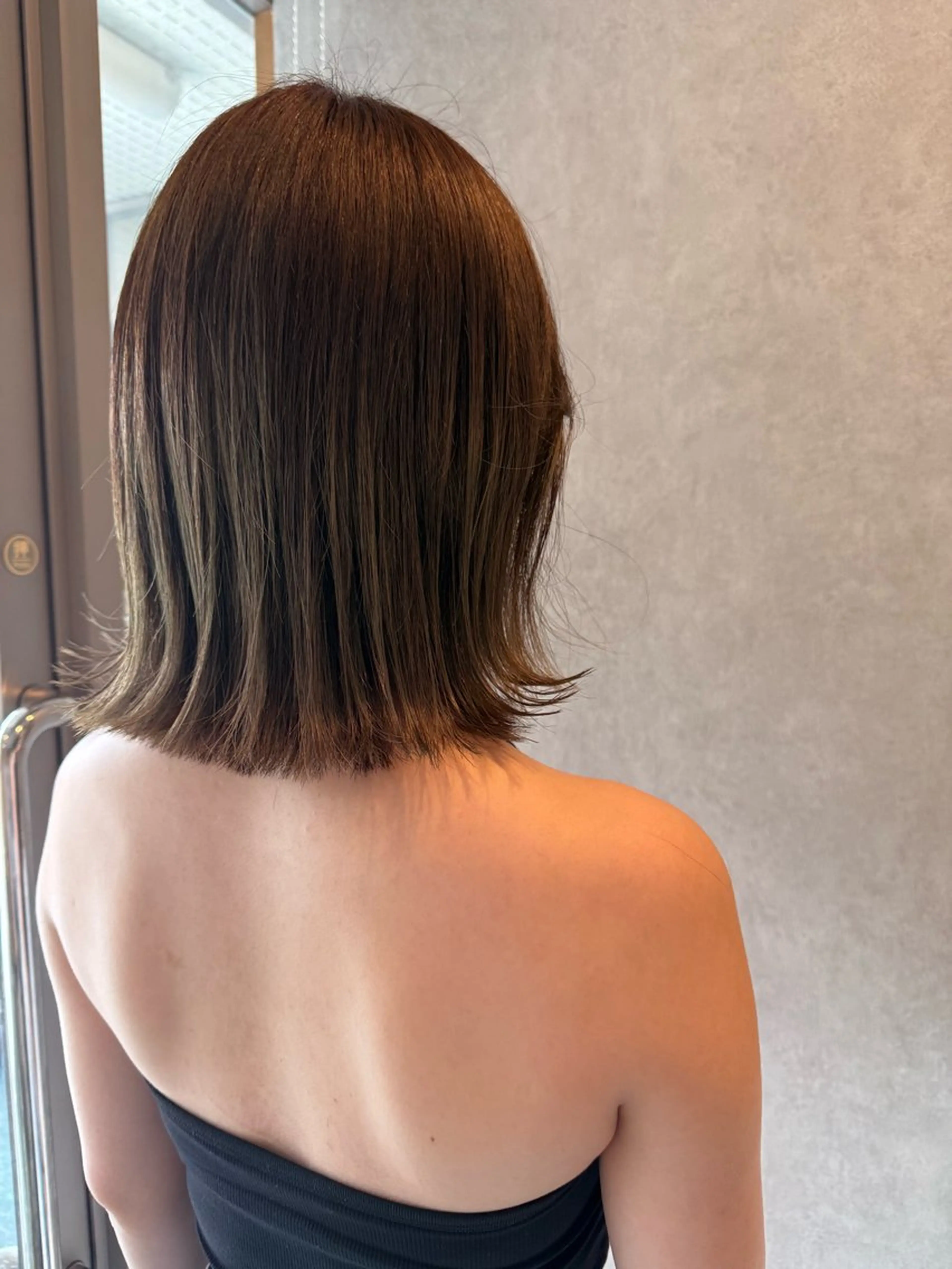 ショート カラー ベージュカラー オリーブベージュ ボブ カット ヘアカラー Bish Yanaのヘアスタイル