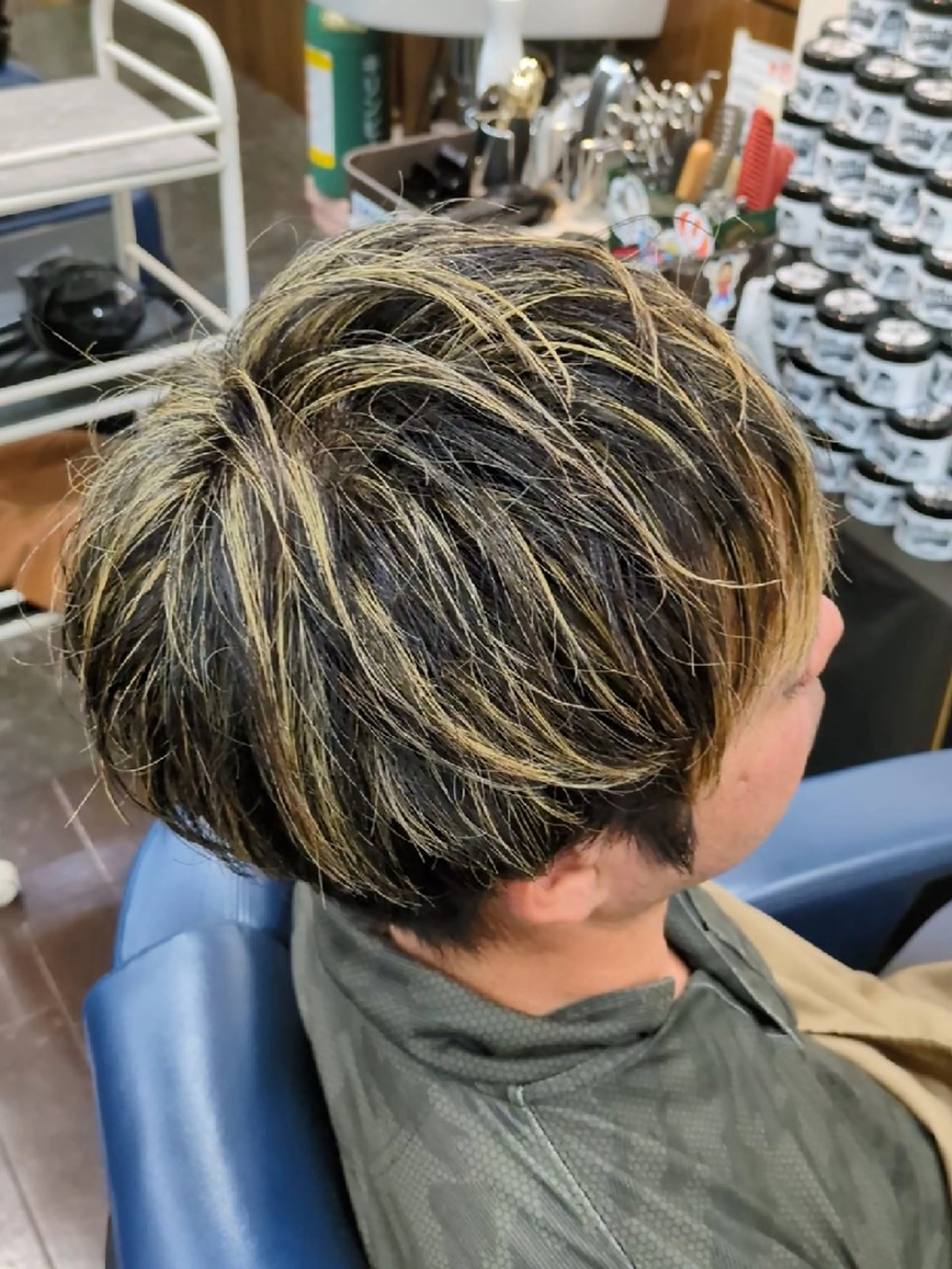 カラー ミディアム メッシュ 金城 宏宜のヘアスタイル