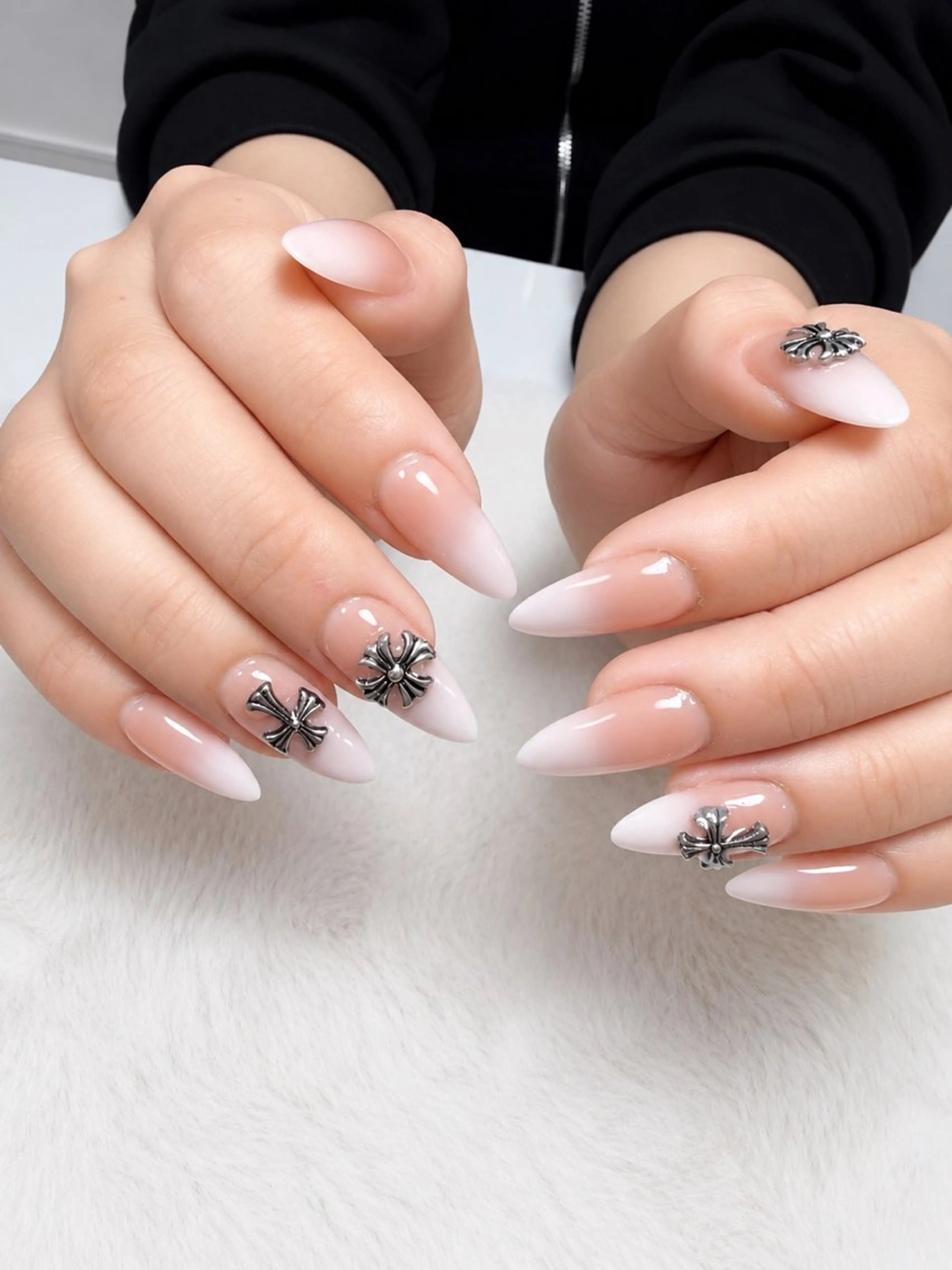 ネイル フラワーネイル 韓国ネイル 持ち込み 春ネイル ワンホンネイル ハンドネイル Huyn Nail Shinjyukuのネイルデザイン