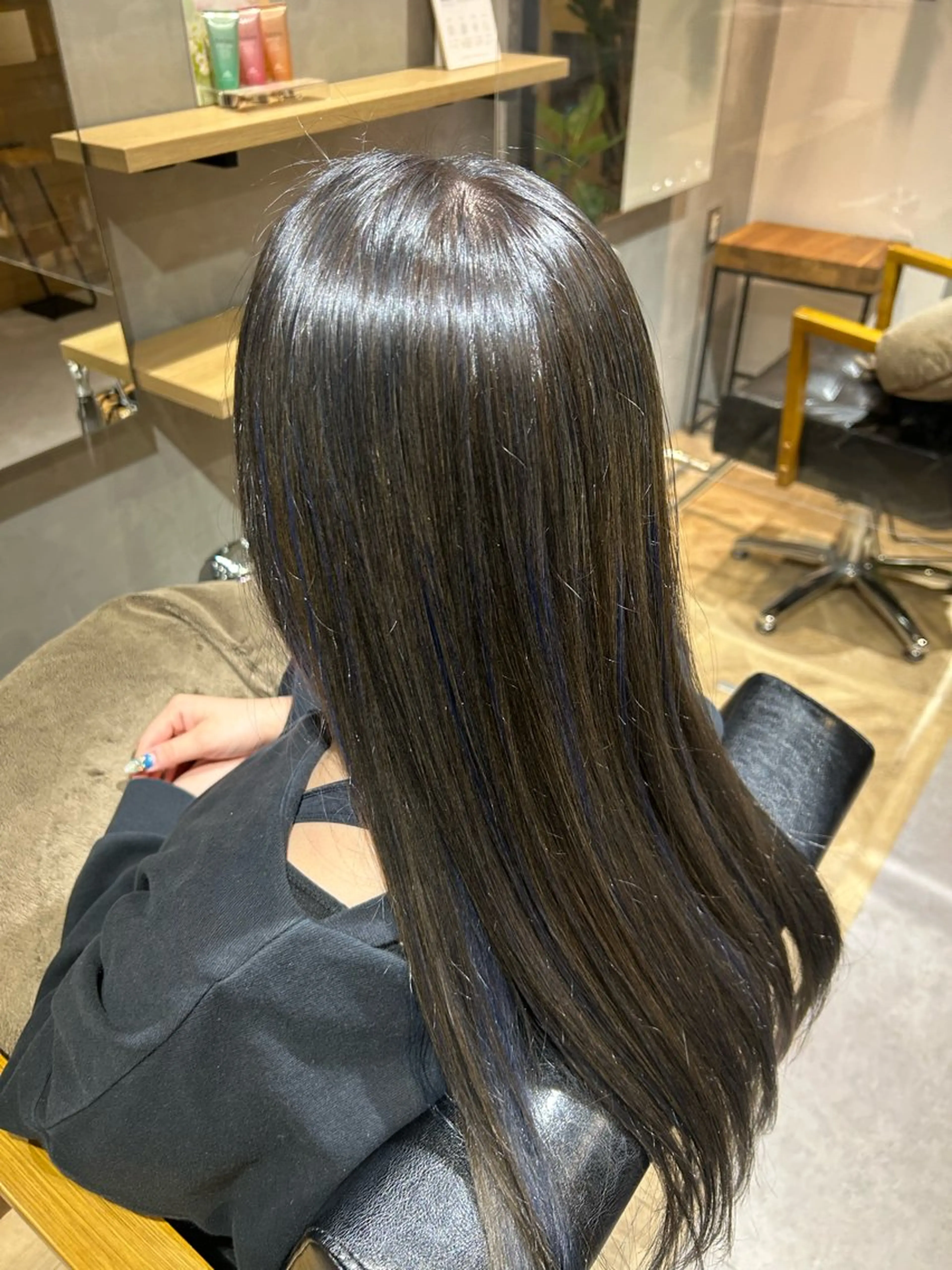 ロング ヘアカラー トリートメント 金澤 七海のヘアスタイル