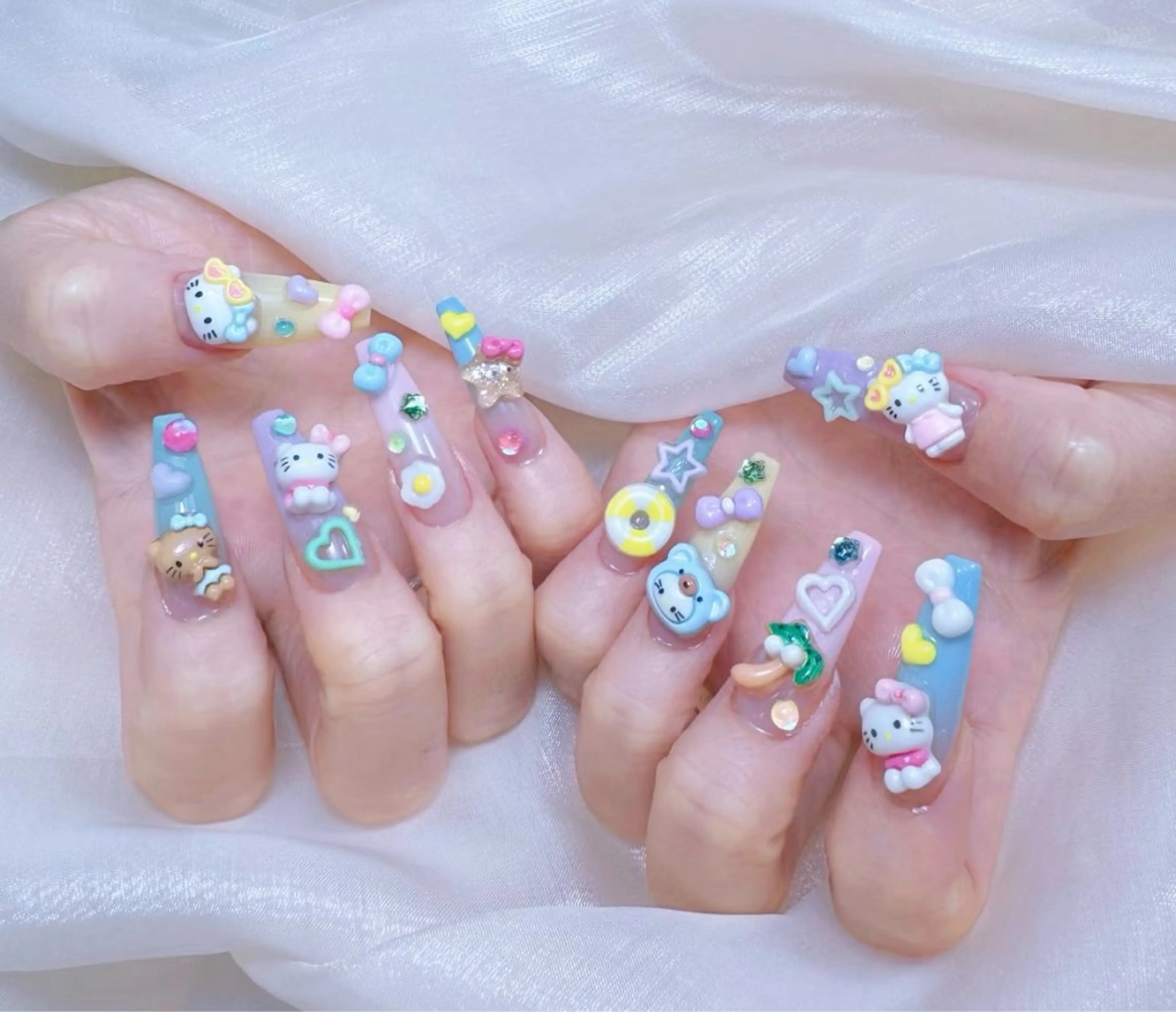 ネイル チークネイル フレンチネイル ジェルネイル グラデーション ハート ハンドネイル ╹◡╹Mimoミモ Eye&Nailのマツエク・マツパデザイン