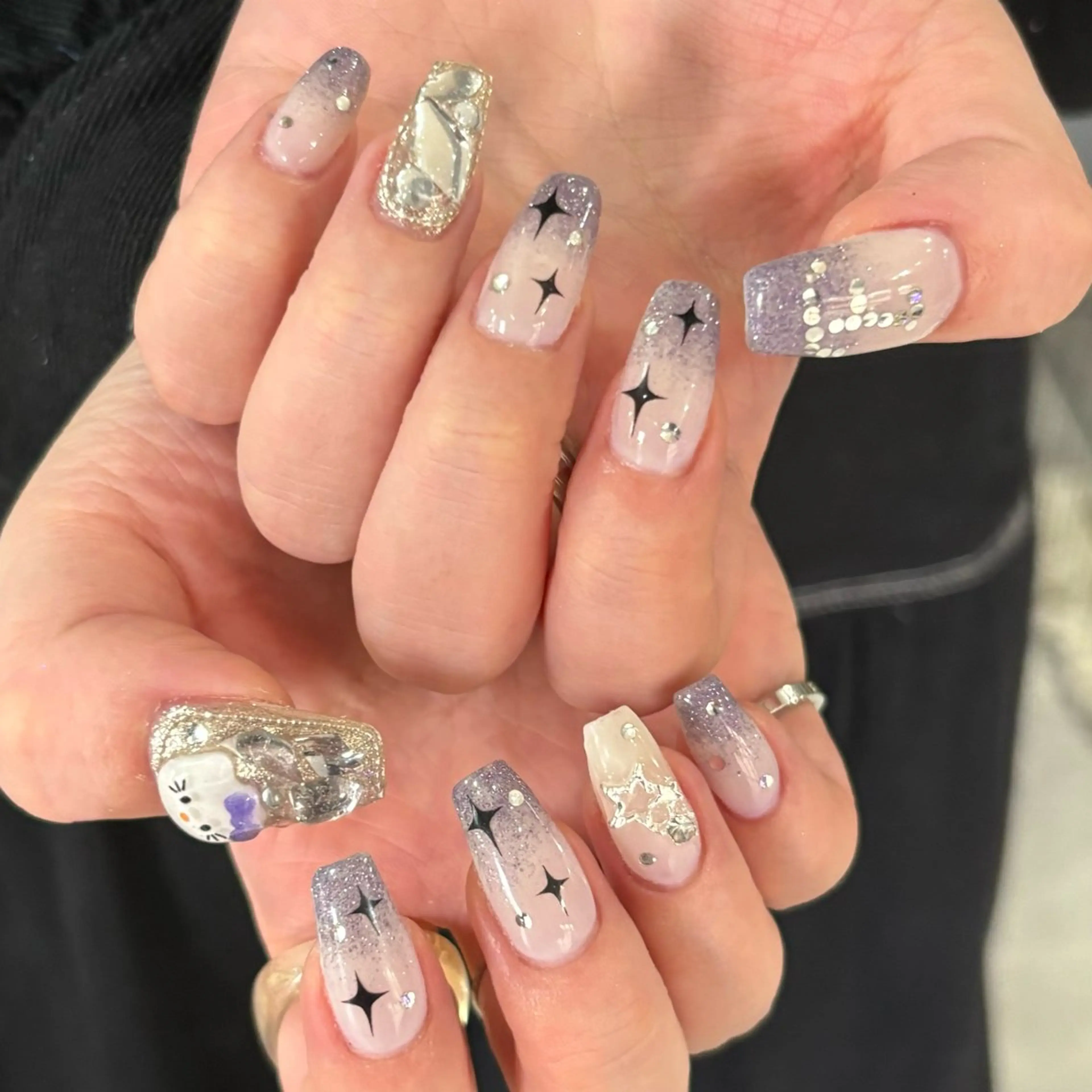 ネイル ハンドネイル 🪐富島彩夏 /海外nail🪐のネイルデザイン