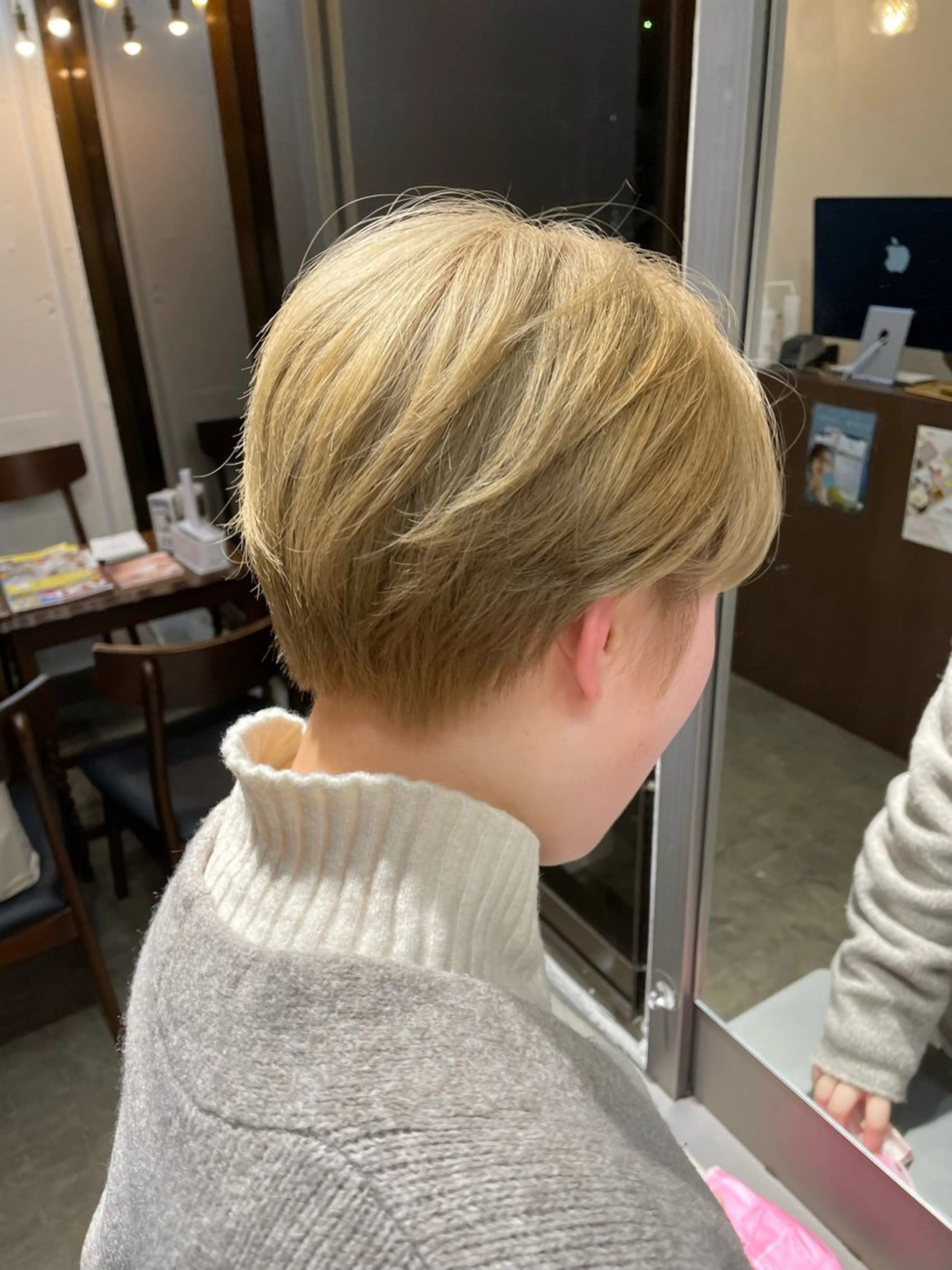 ショート カラー 𝙃𝘼𝙍𝙐🎀 韓国×エクステのヘアスタイル