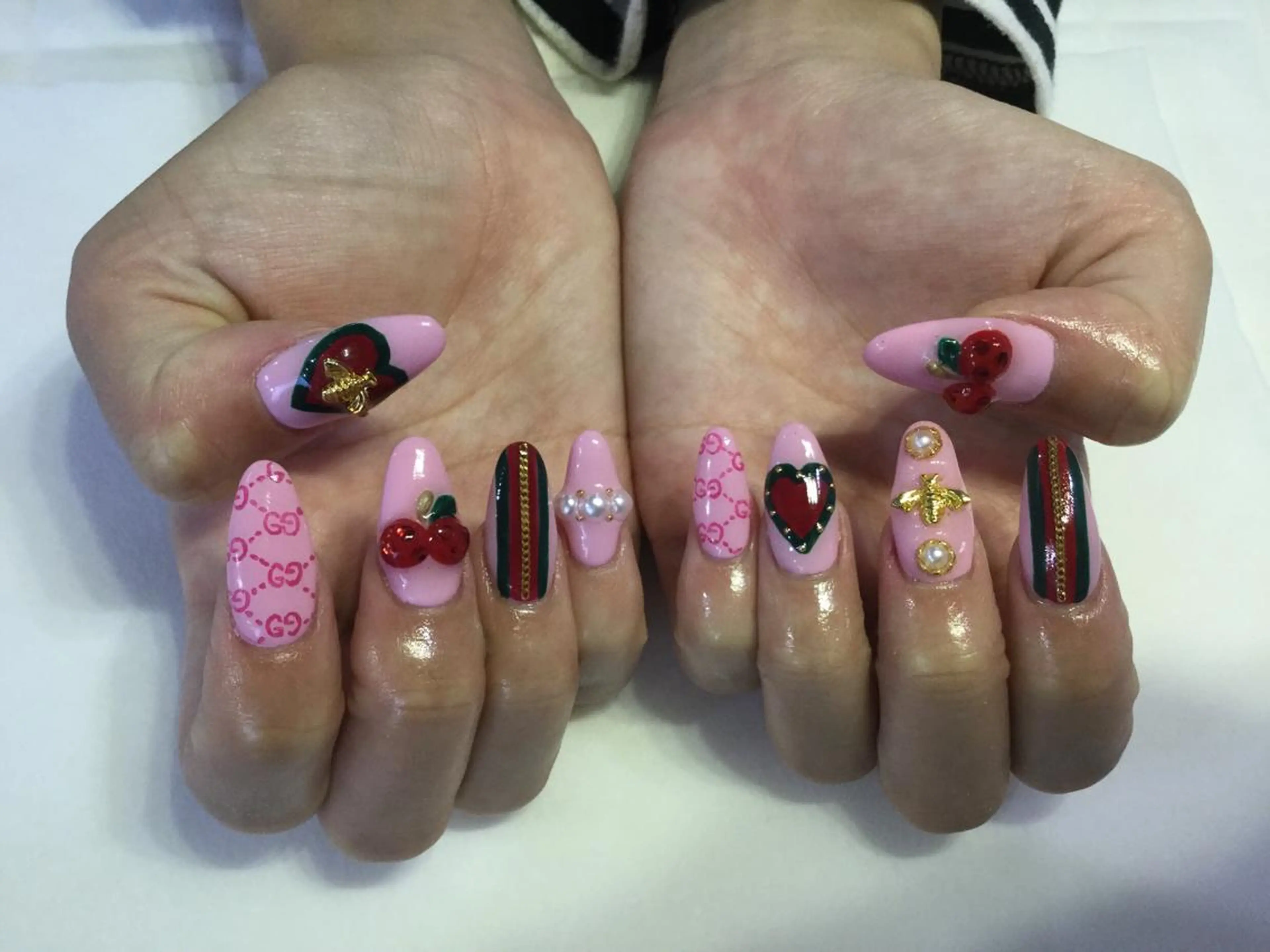 ネイル 💎🐰 saki. m 🐰💎のネイルデザイン