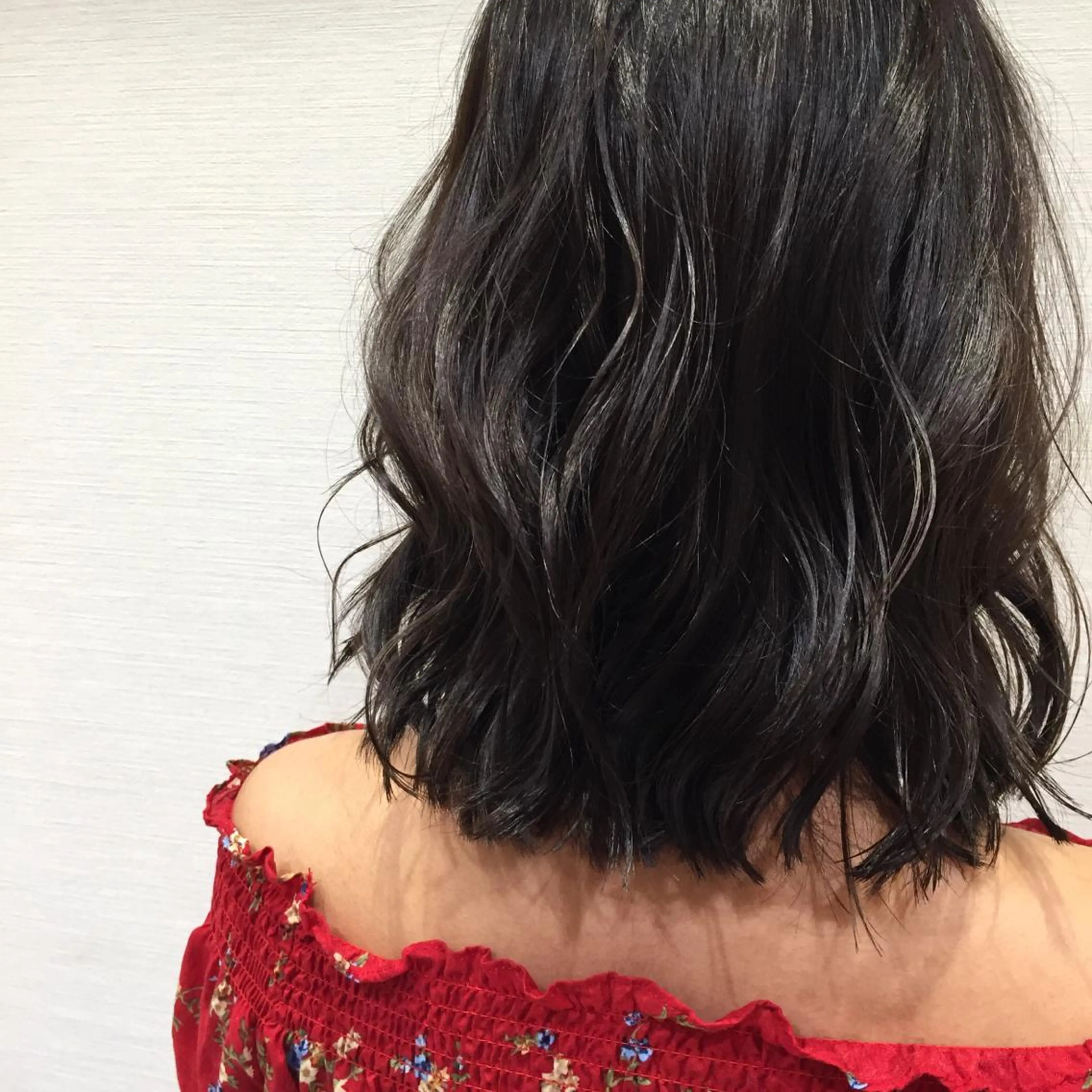 カラー 赤阪 優奈のヘアスタイル