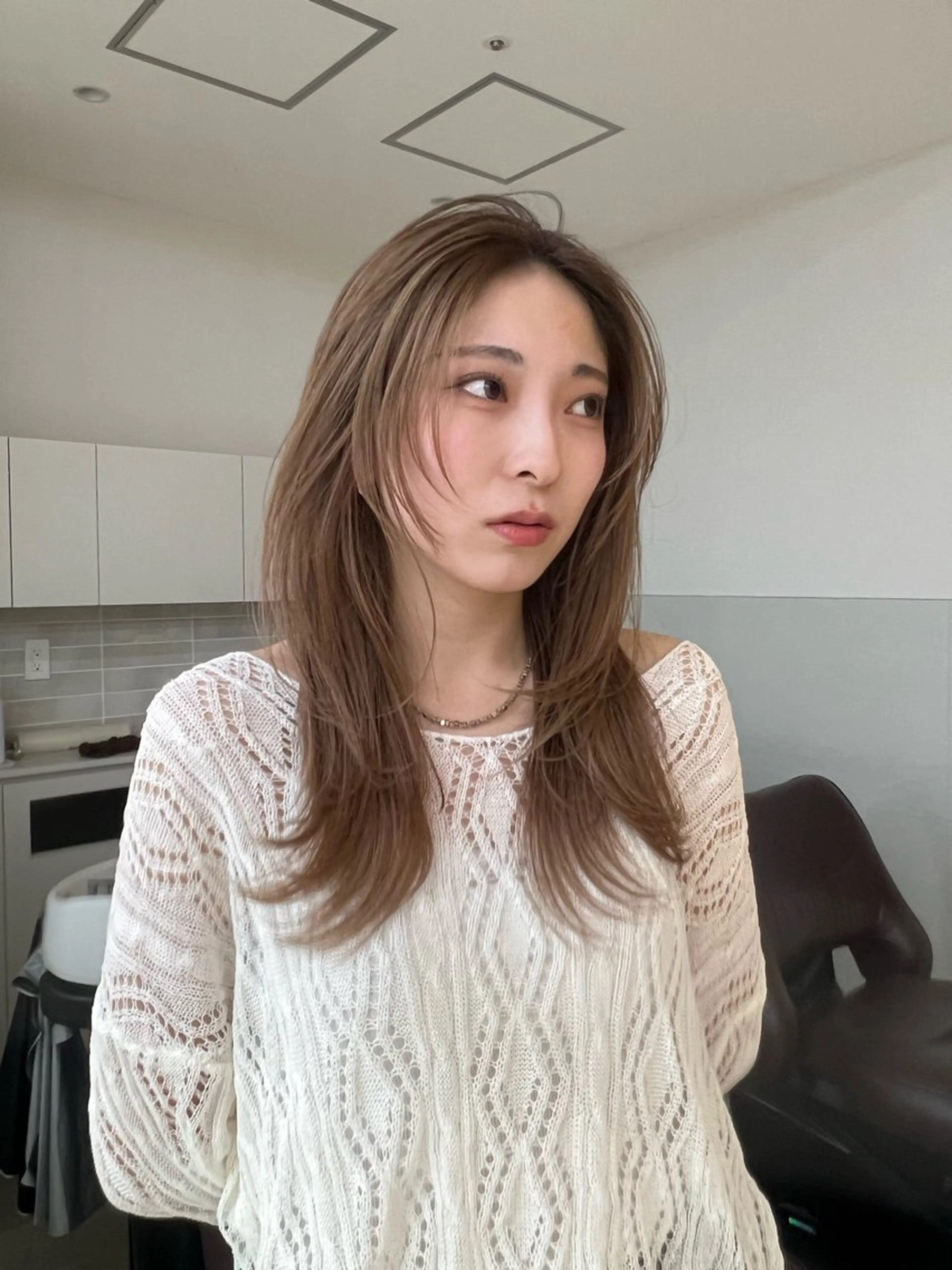 ミディアム カラー ブリーチ ブロンド ケアブリーチ 透明感カラー ダブルカラー レイヤー専門家 ダブルカラー修のヘアスタイル